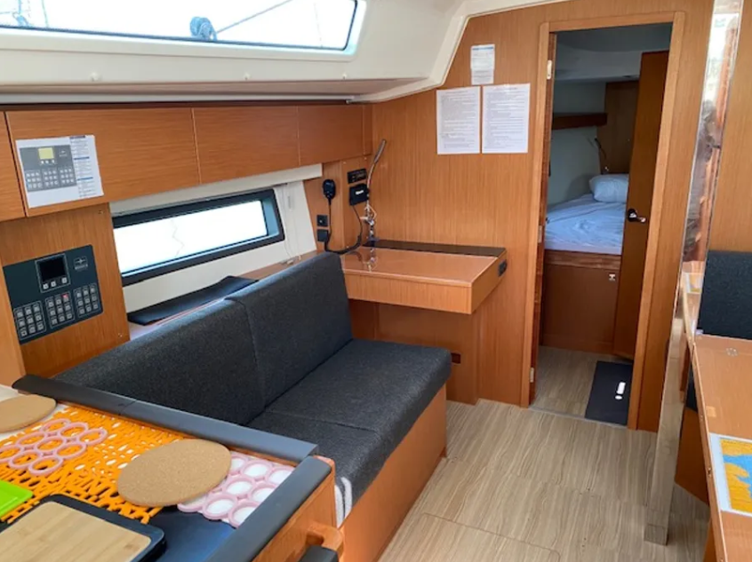 Bavaria C42 (3 cab.) — photo 6