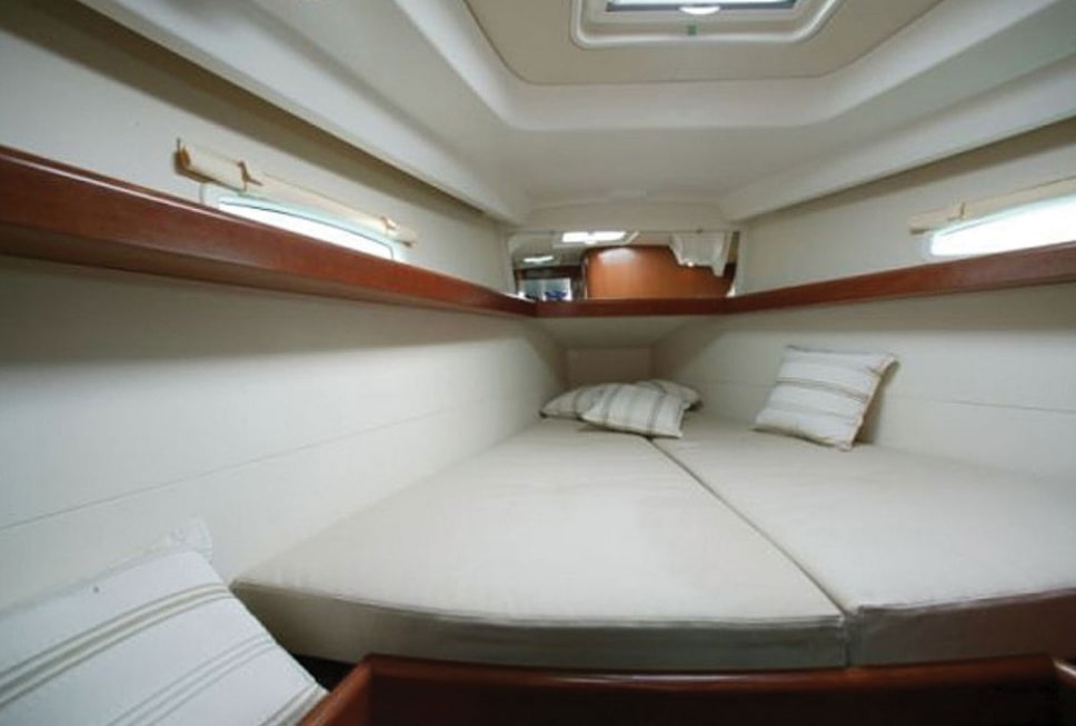 Oceanis 40 (3 cab.) — photo 4