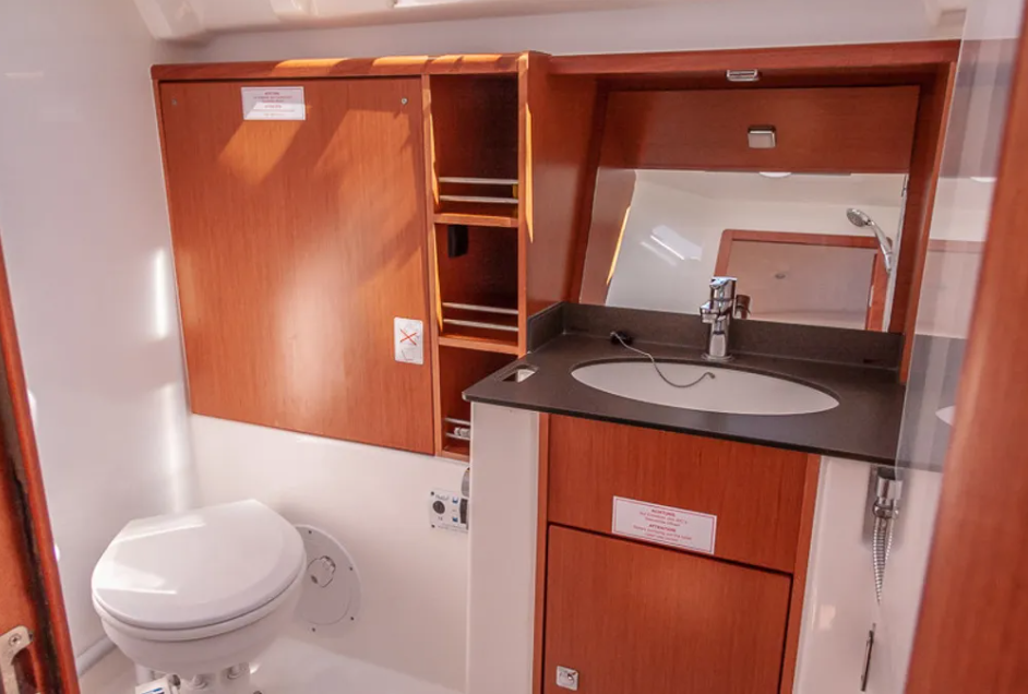 Bavaria Cruiser 41 (3 cab.) — photo 9
