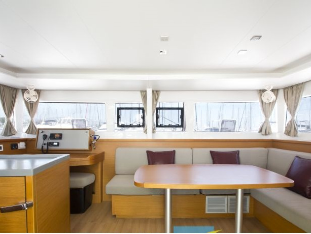 Lagoon 450 F (4 cab) — photo 12