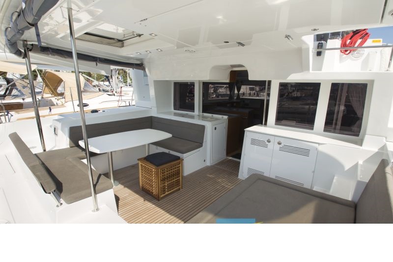 Lagoon 450 F (4 cab) — photo 4