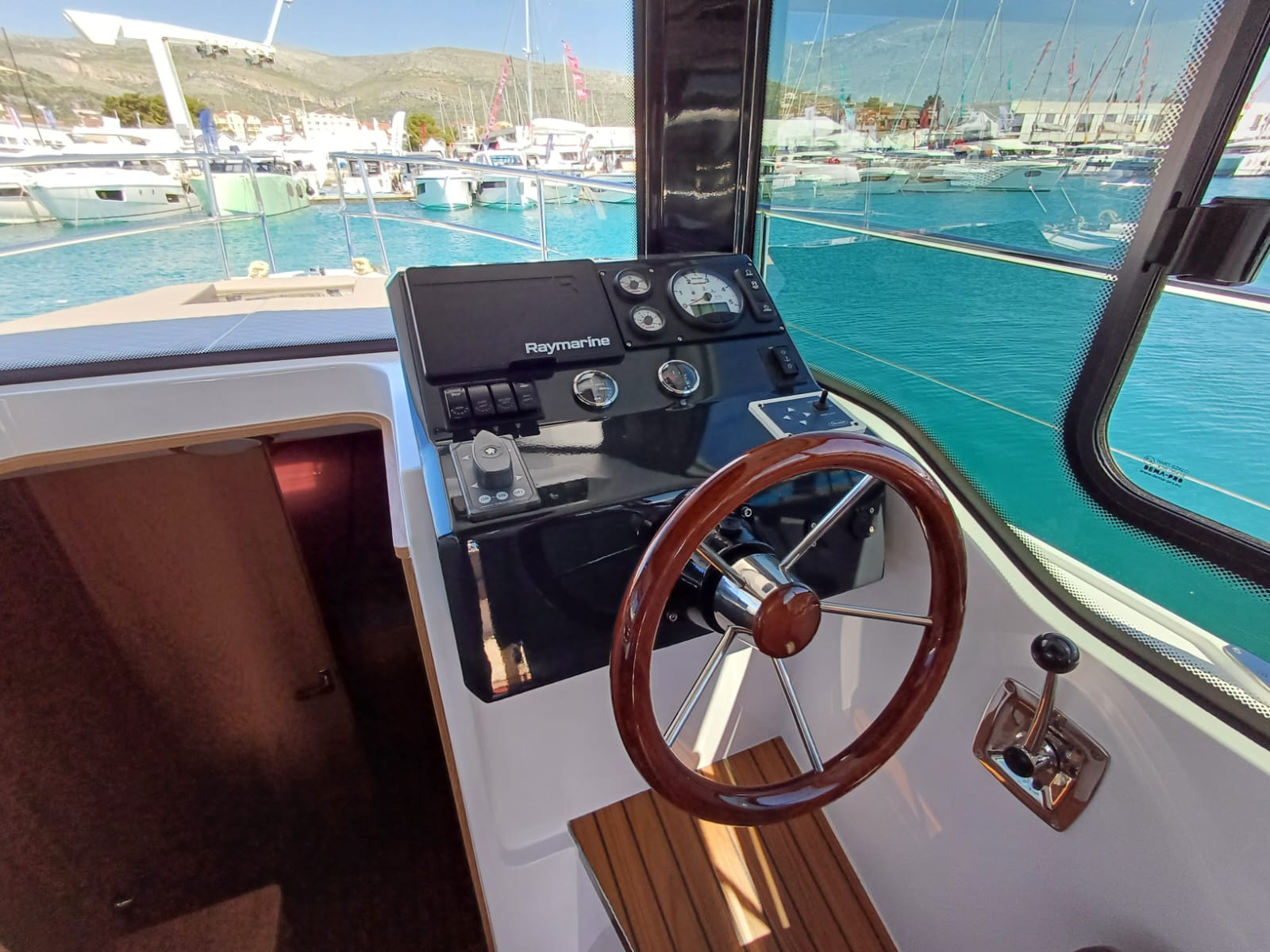 Nikhen Aquasun 34 Sedan LP — photo 20