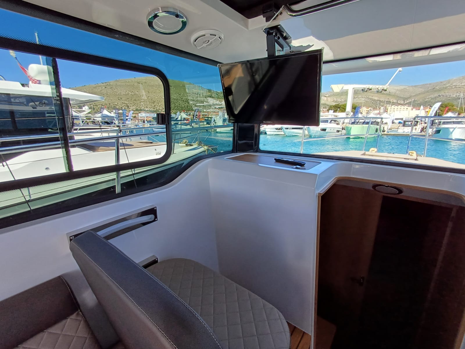 Nikhen Aquasun 34 Sedan LP — photo 5