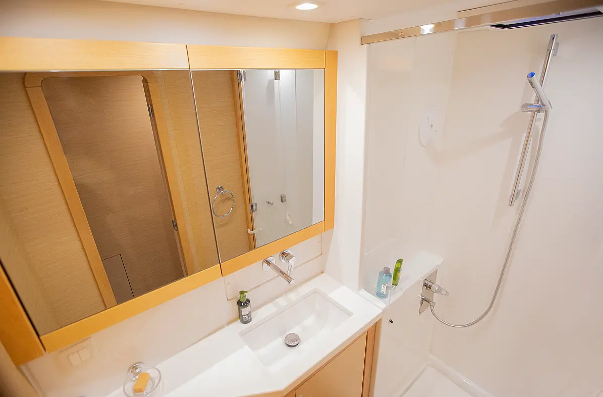 Lagoon 450 — photo 10