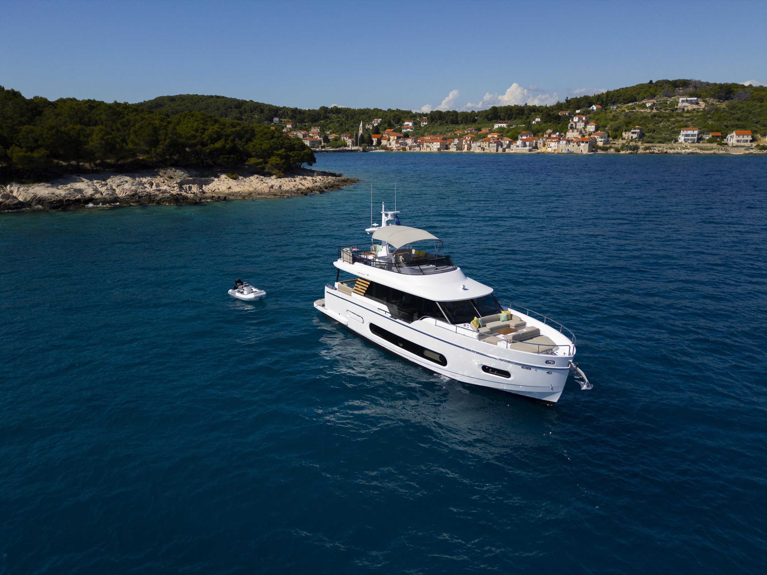 Azimut Magellano 60 — photo 42