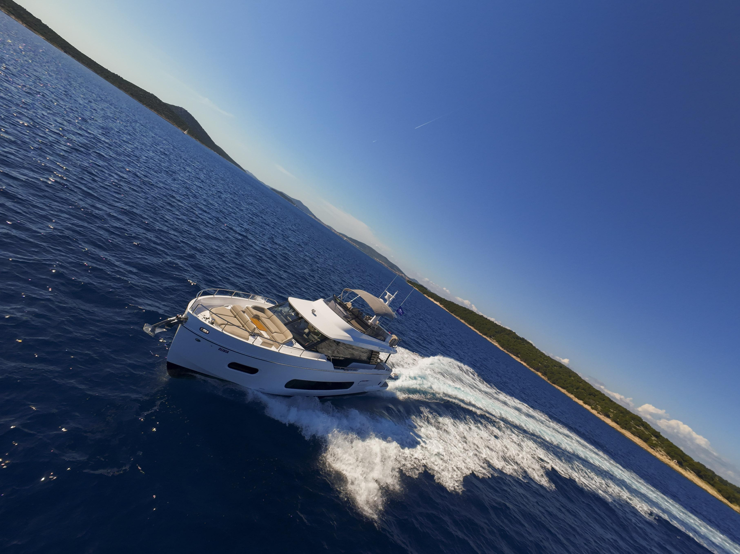 Azimut Magellano 60 — photo 88