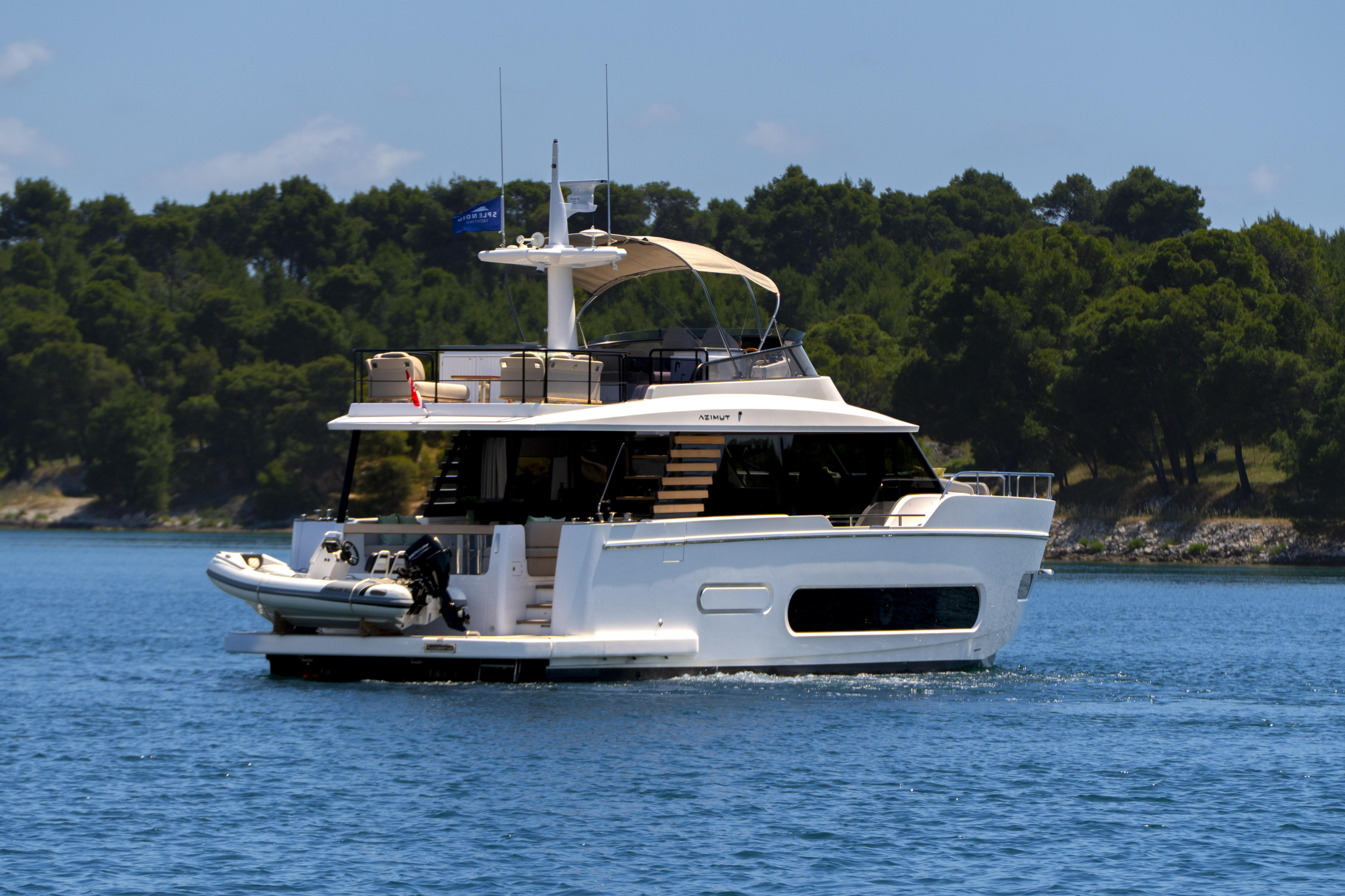Azimut Magellano 60 — photo 40