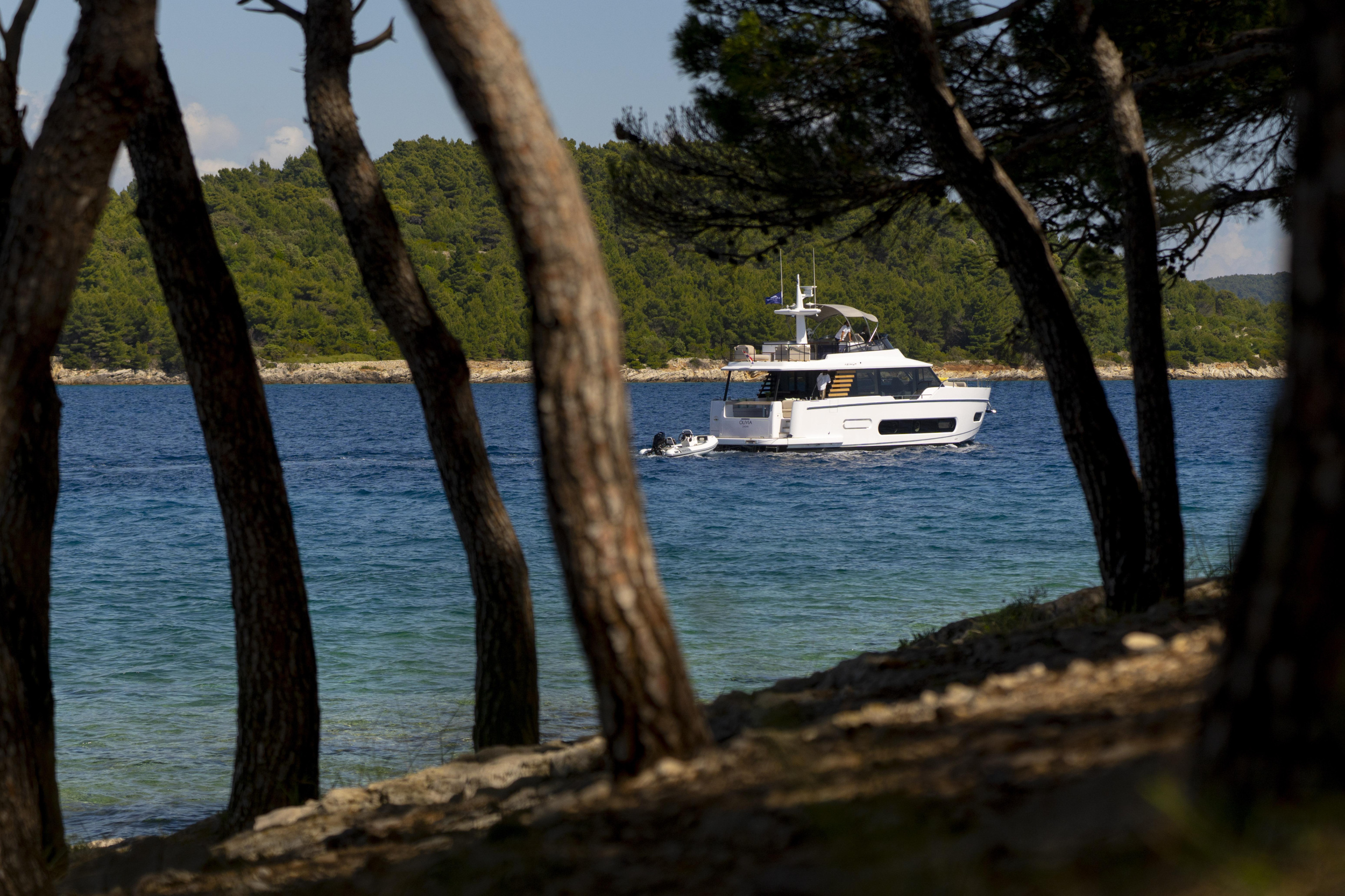 Azimut Magellano 60 — photo 110