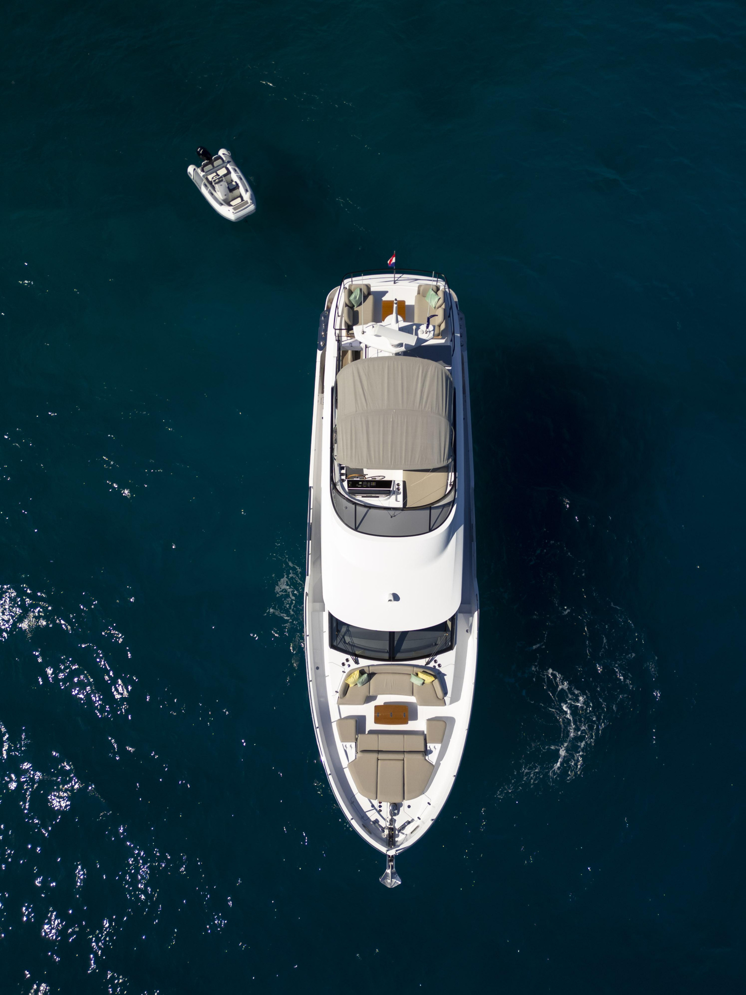 Azimut Magellano 60 — photo 79