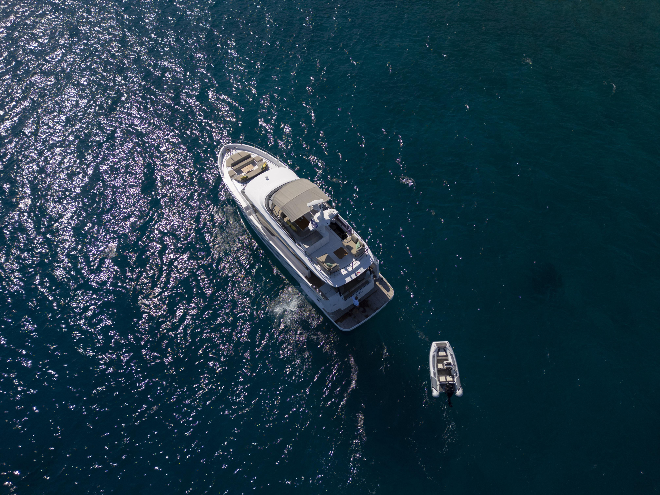 Azimut Magellano 60 — photo 33