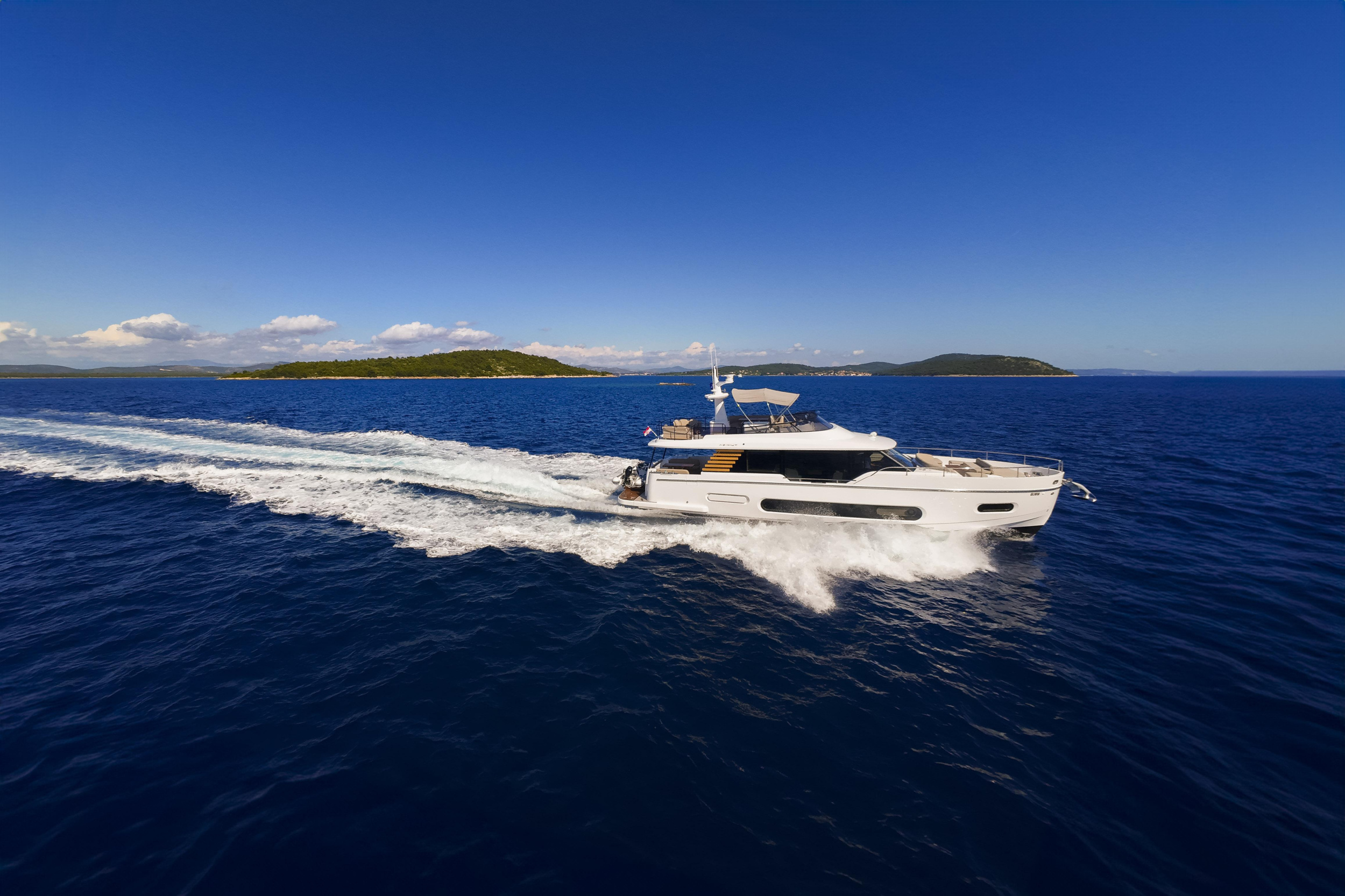 Azimut Magellano 60 — photo 18