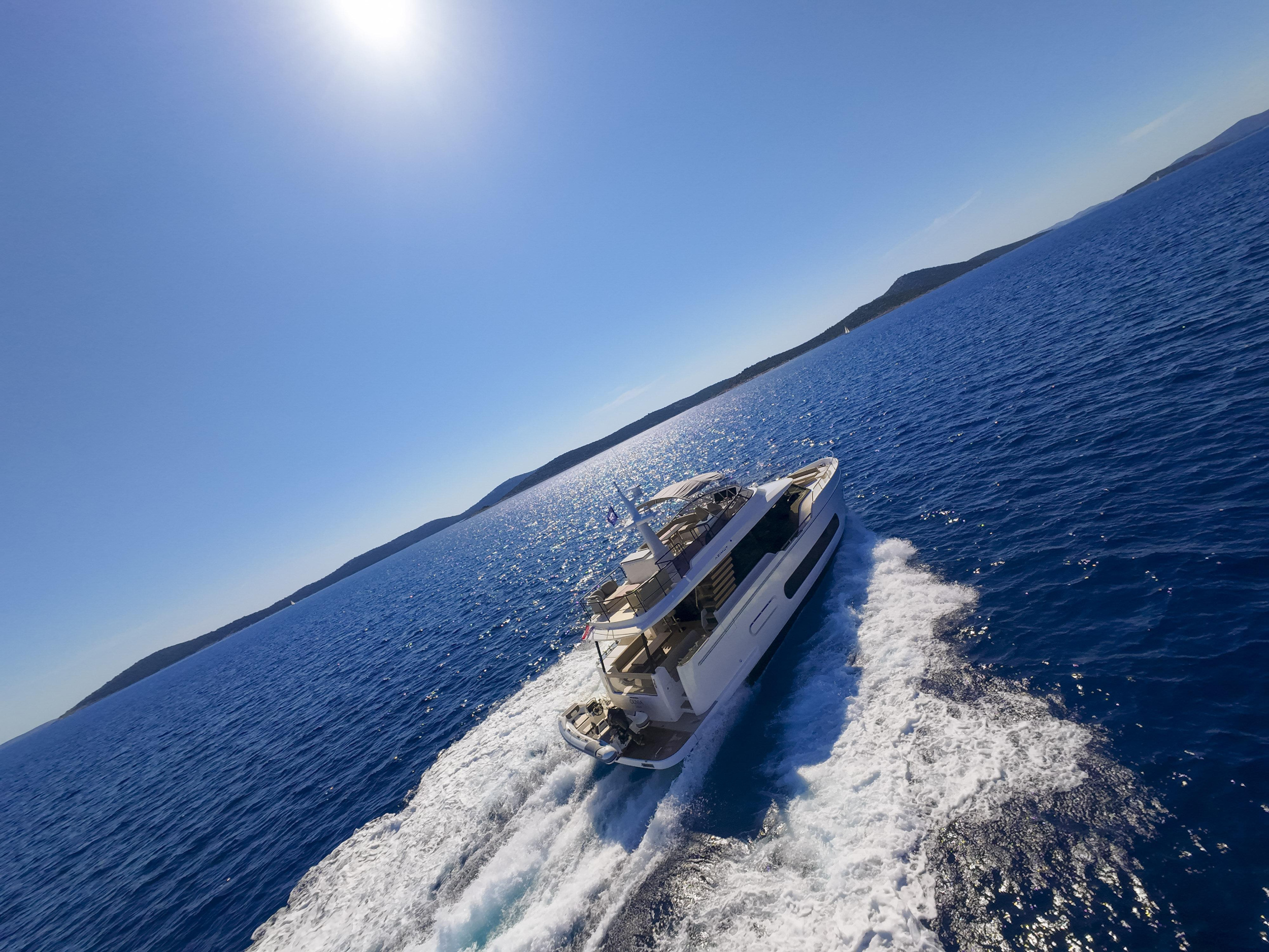 Azimut Magellano 60 — photo 29