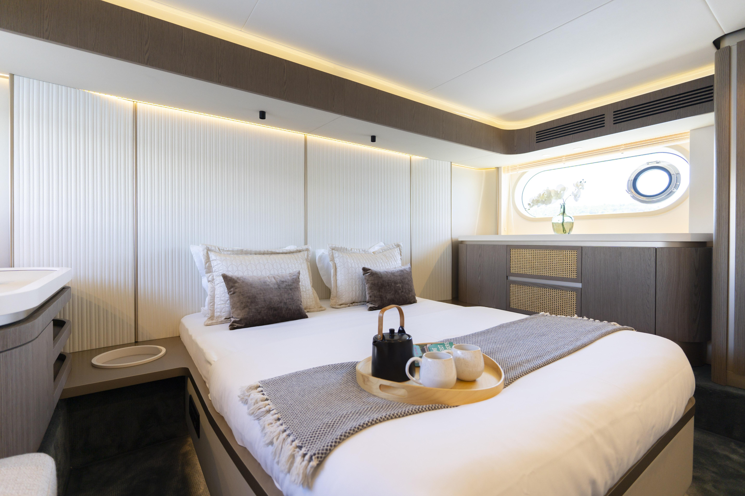 Azimut Magellano 60 — photo 19