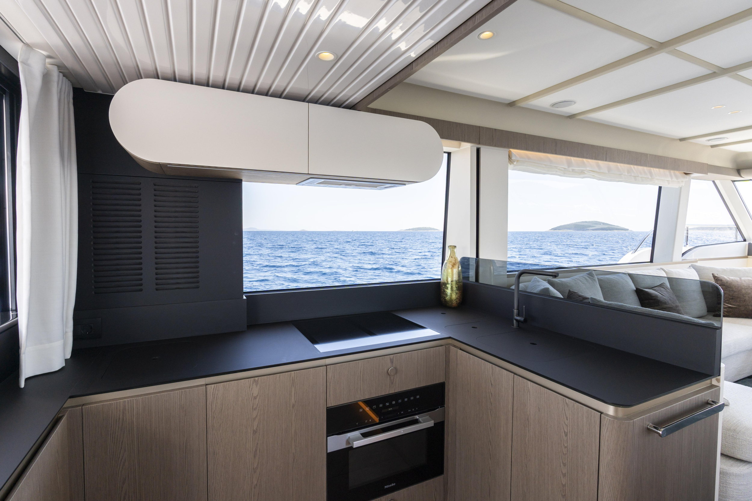 Azimut Magellano 60 — photo 20
