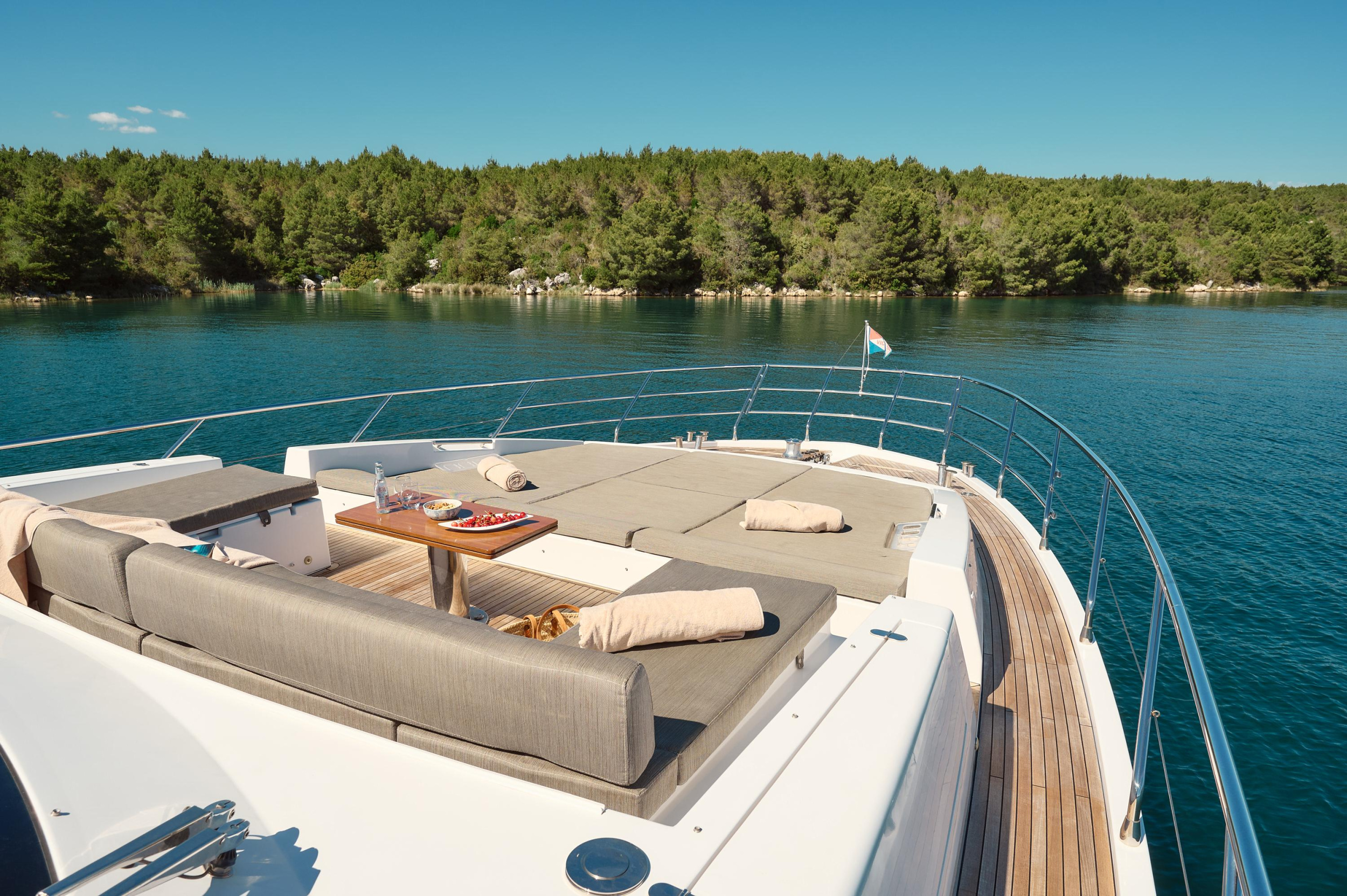 Azimut 72 — photo 101