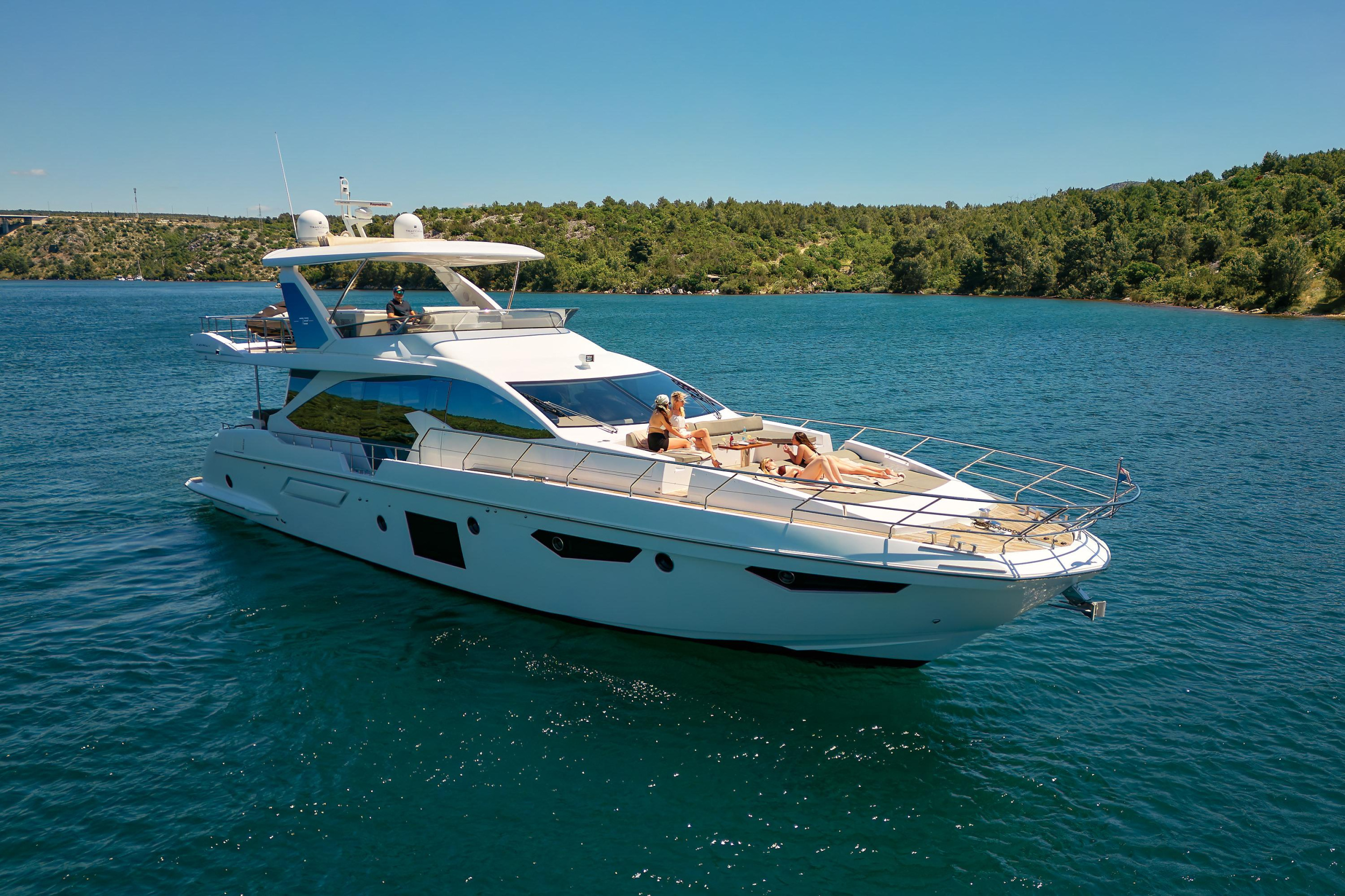 Azimut 72 — photo 115