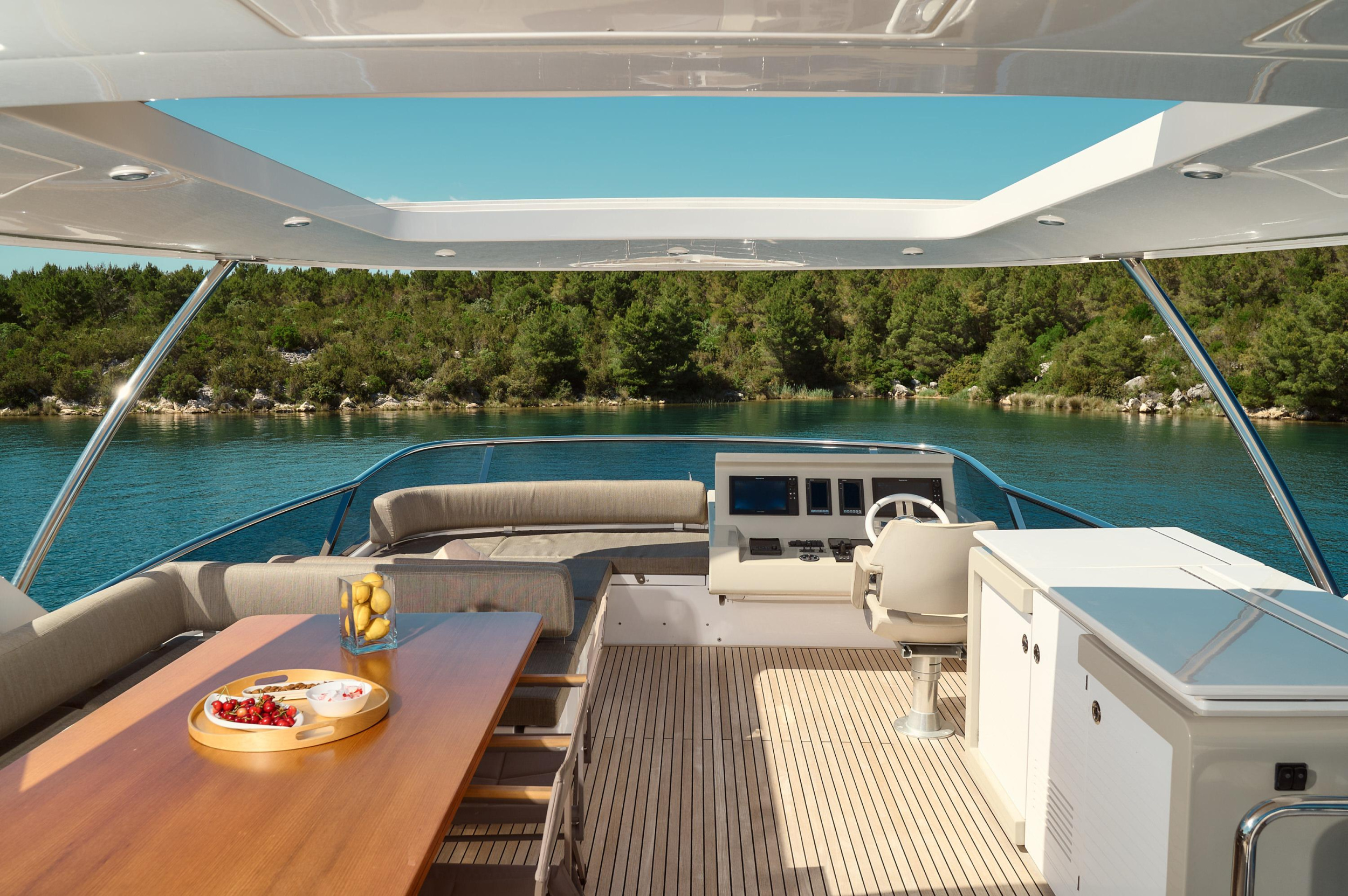 Azimut 72 — photo 77