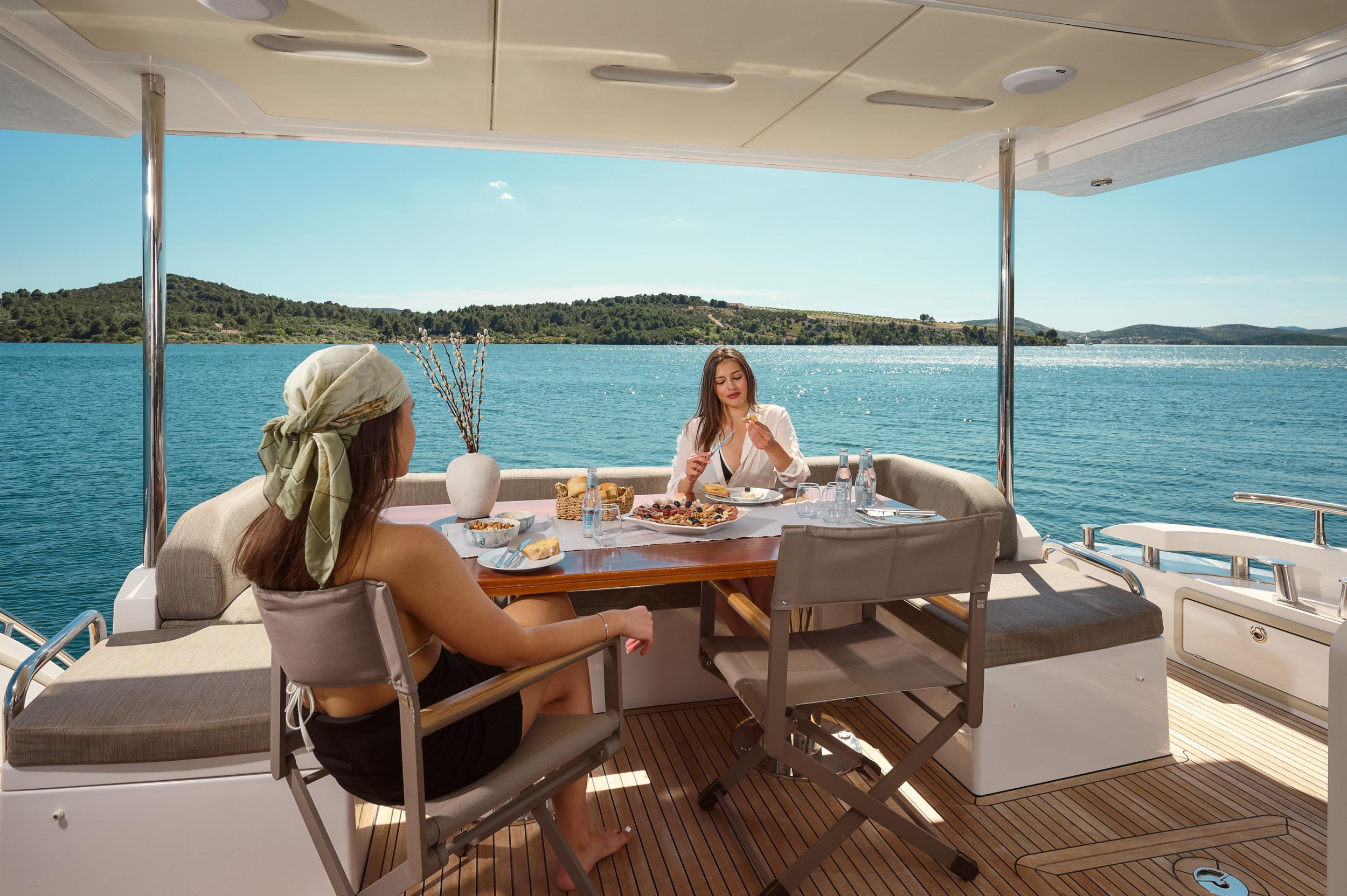 Azimut 72 — photo 52
