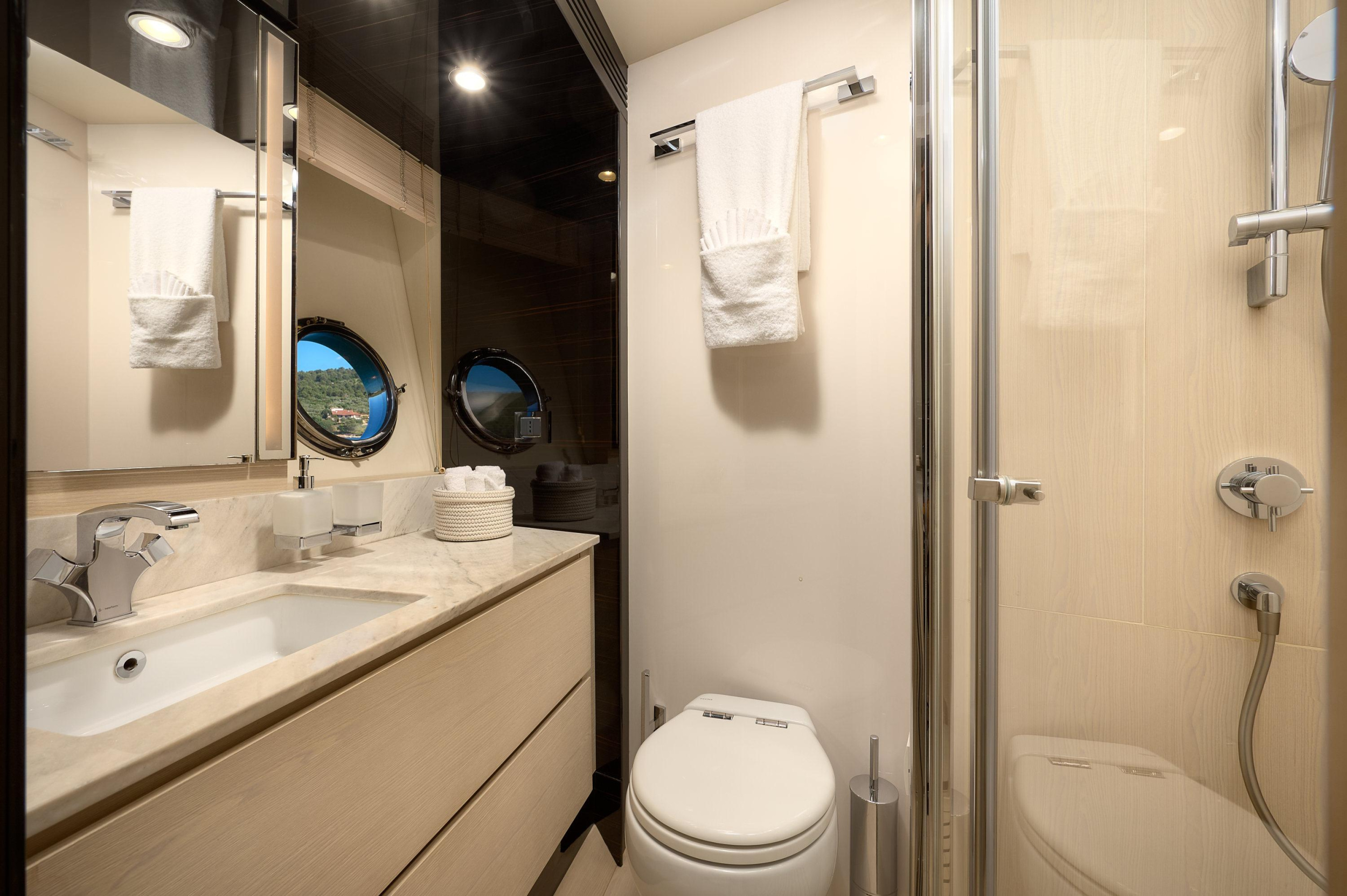 Azimut 72 — photo 28