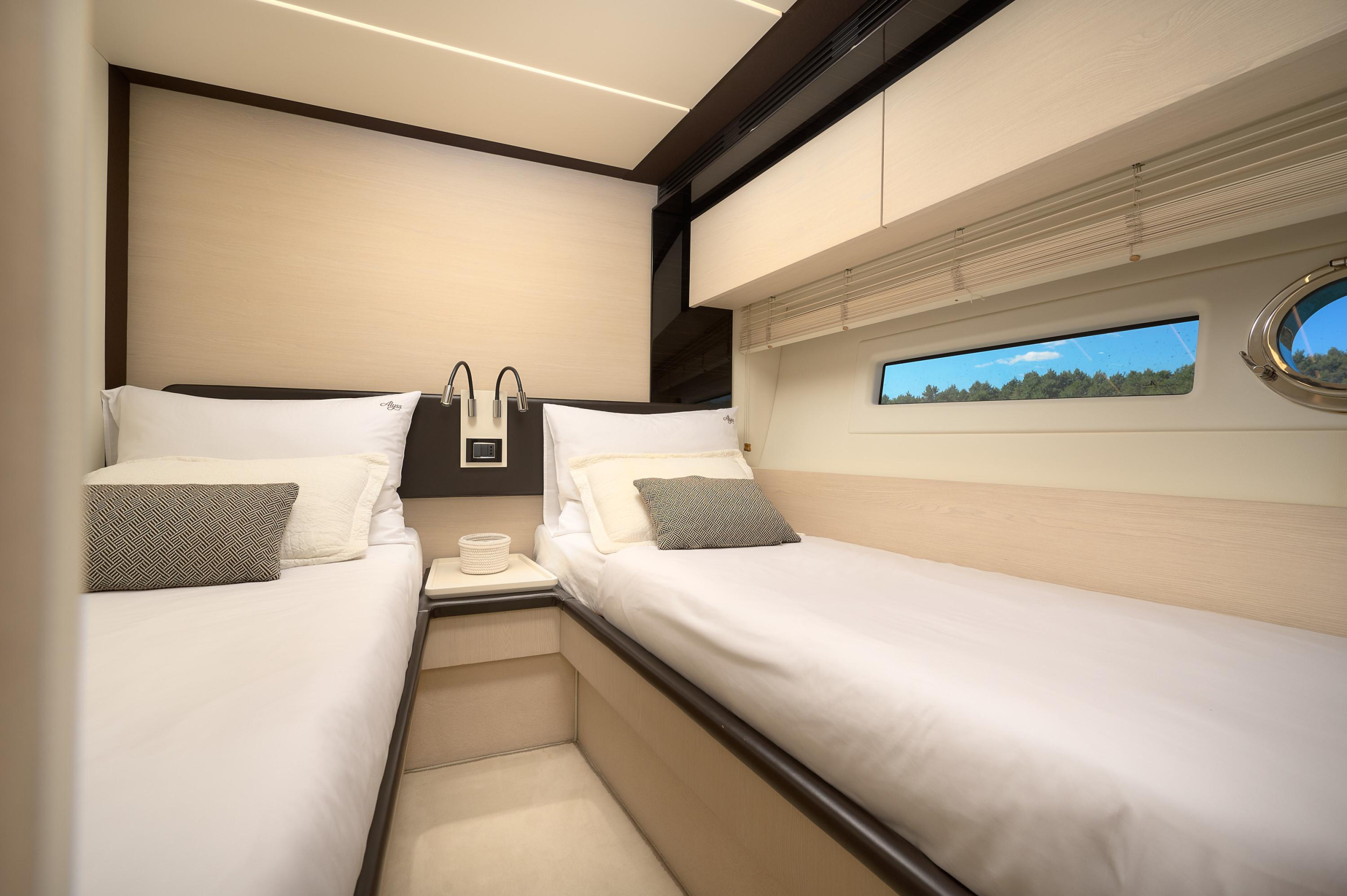 Azimut 72 — photo 39