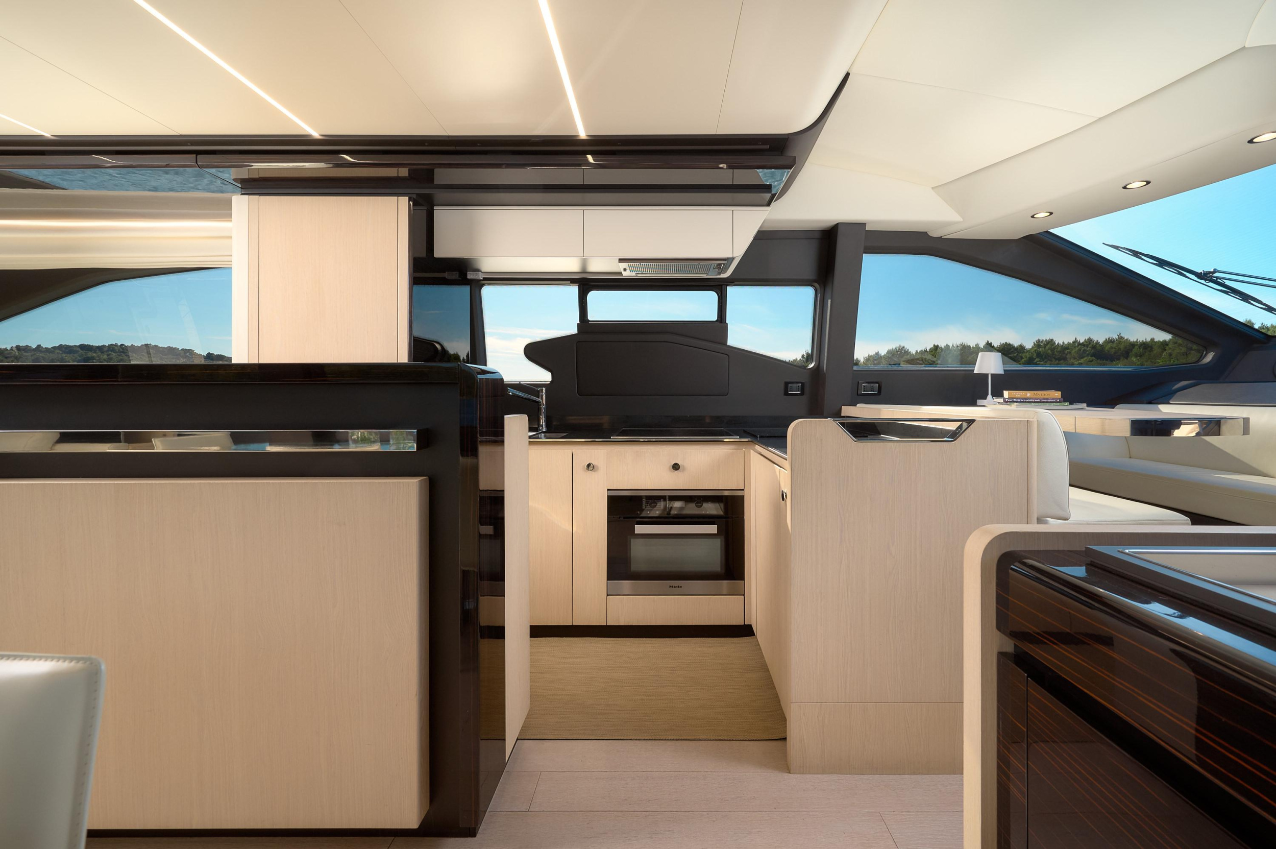 Azimut 72 — photo 110