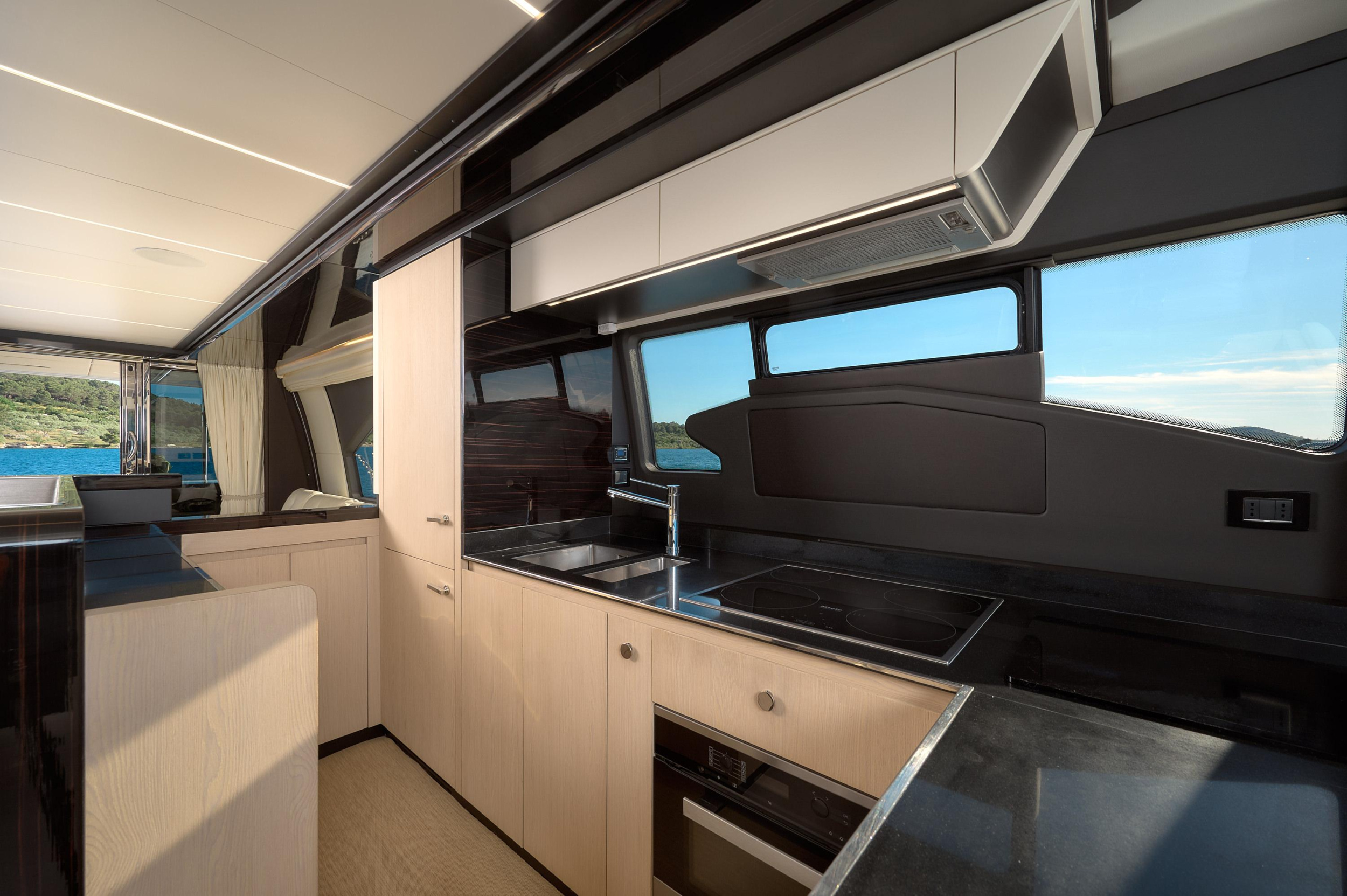 Azimut 72 — photo 20