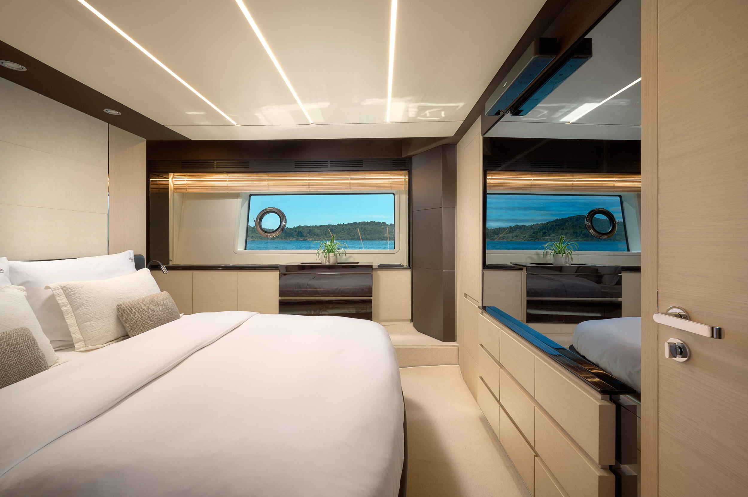 Azimut 72 — photo 158