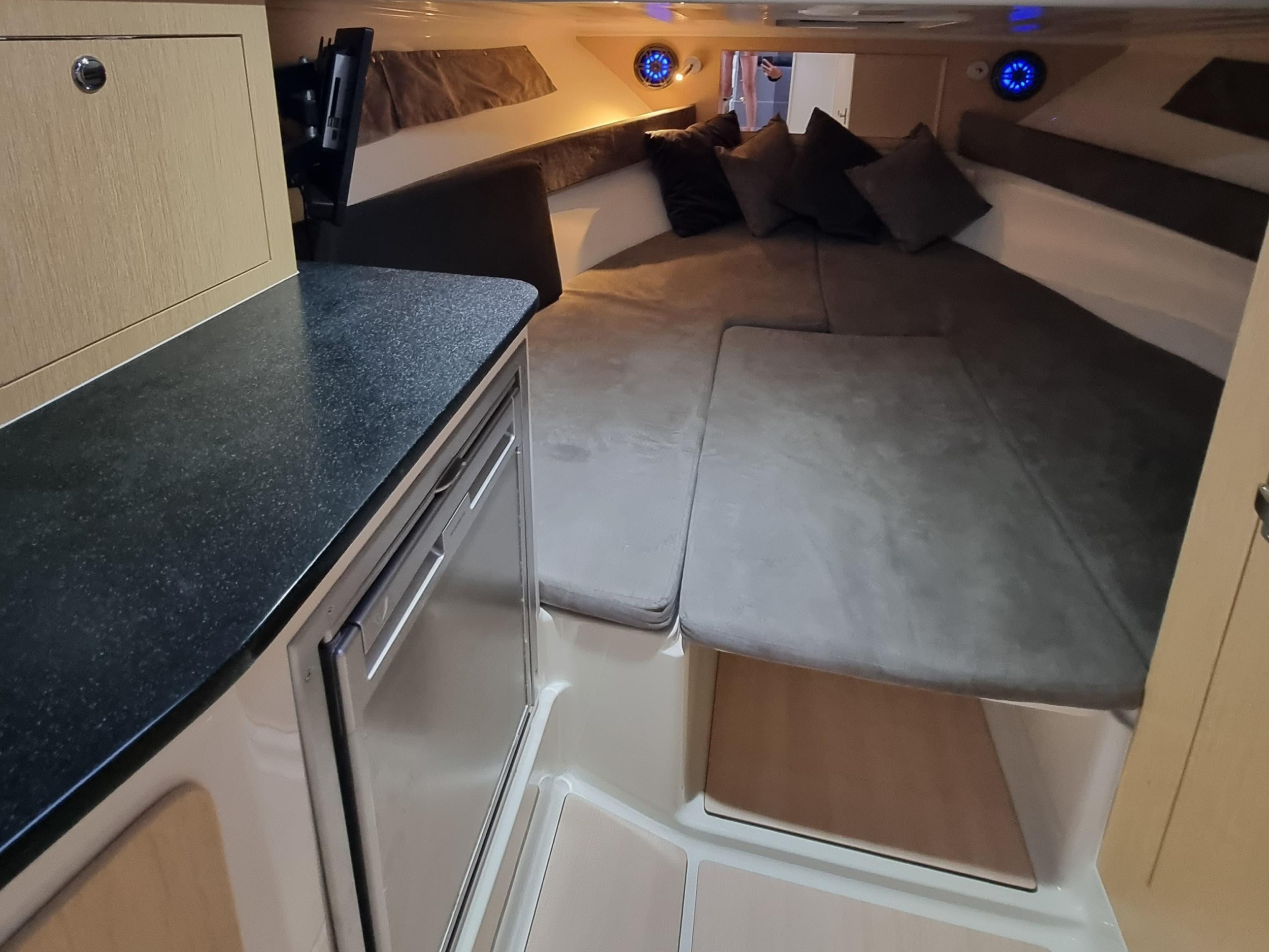 Atlantic Marine Sun Cruiser 730 — photo 12