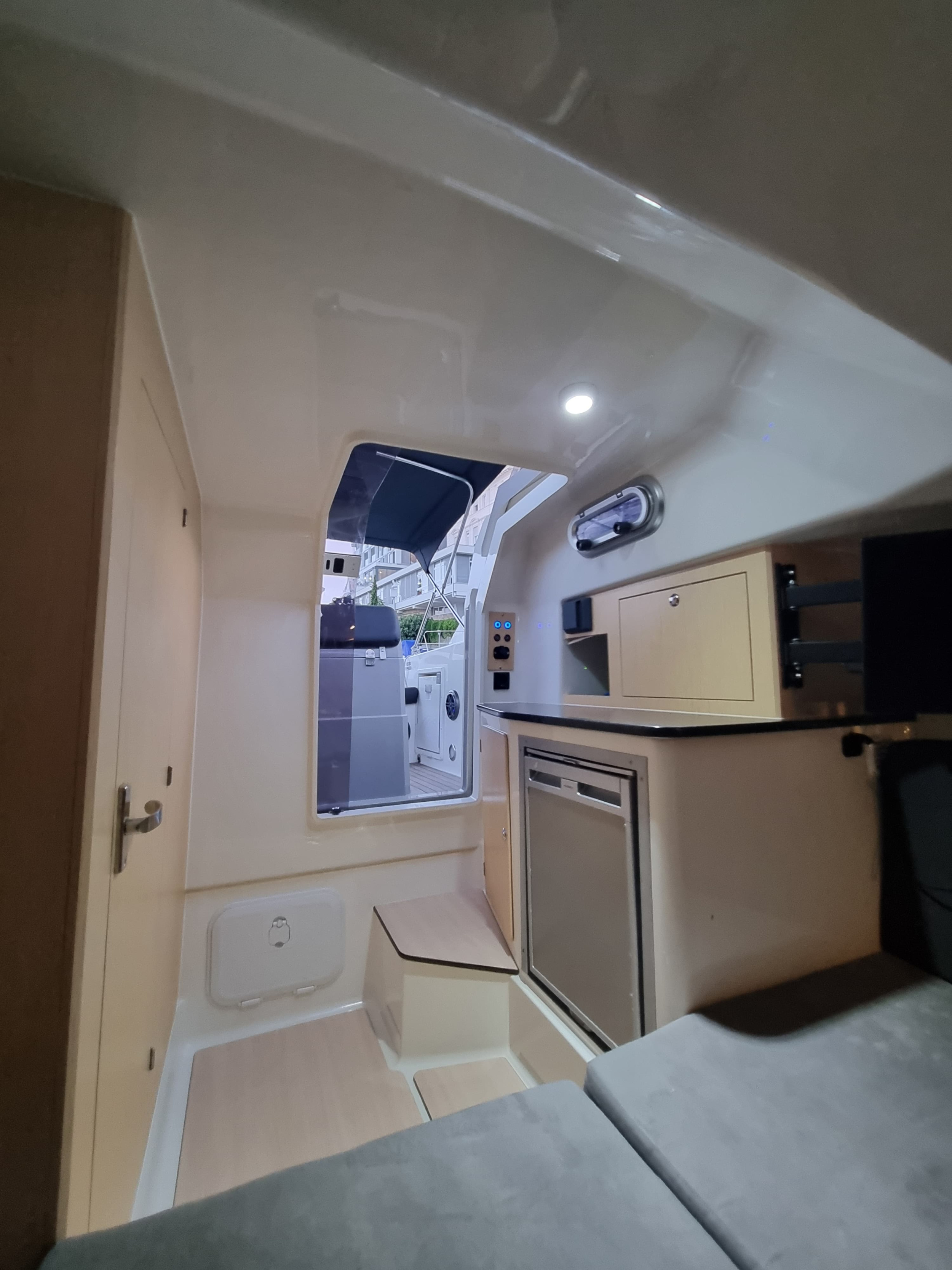 Atlantic Marine Sun Cruiser 730 — photo 5
