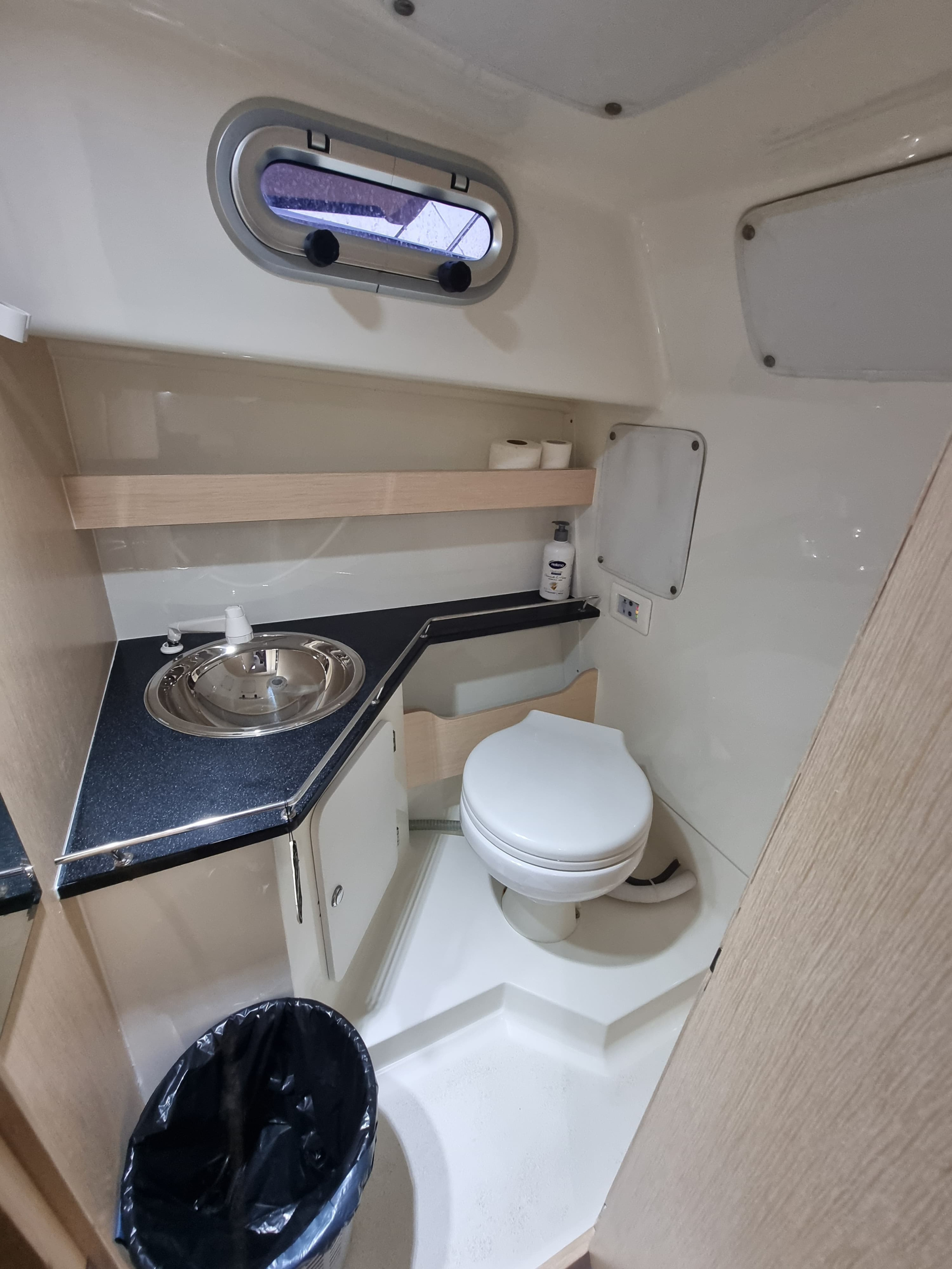 Atlantic Marine Sun Cruiser 730 — photo 9