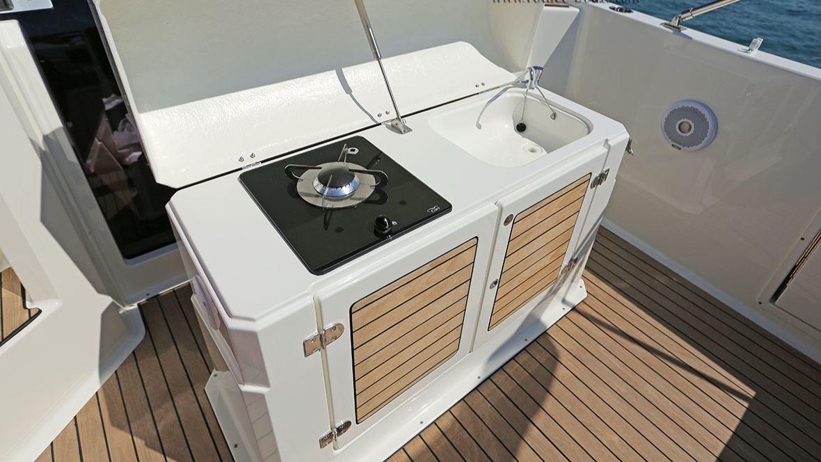 Atlantic Marine Sun Cruiser 730 — photo 8