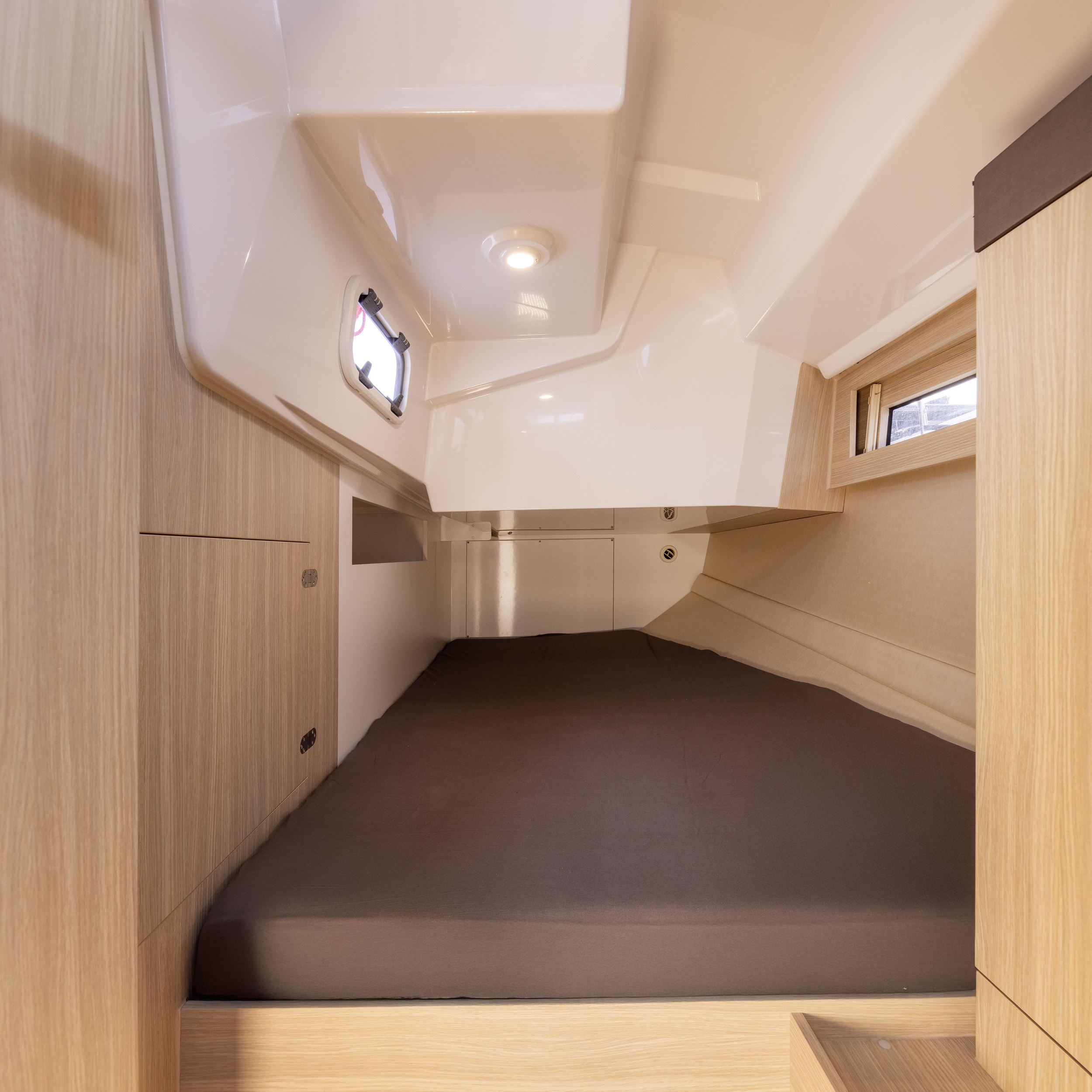 Maxus 34 — photo 2