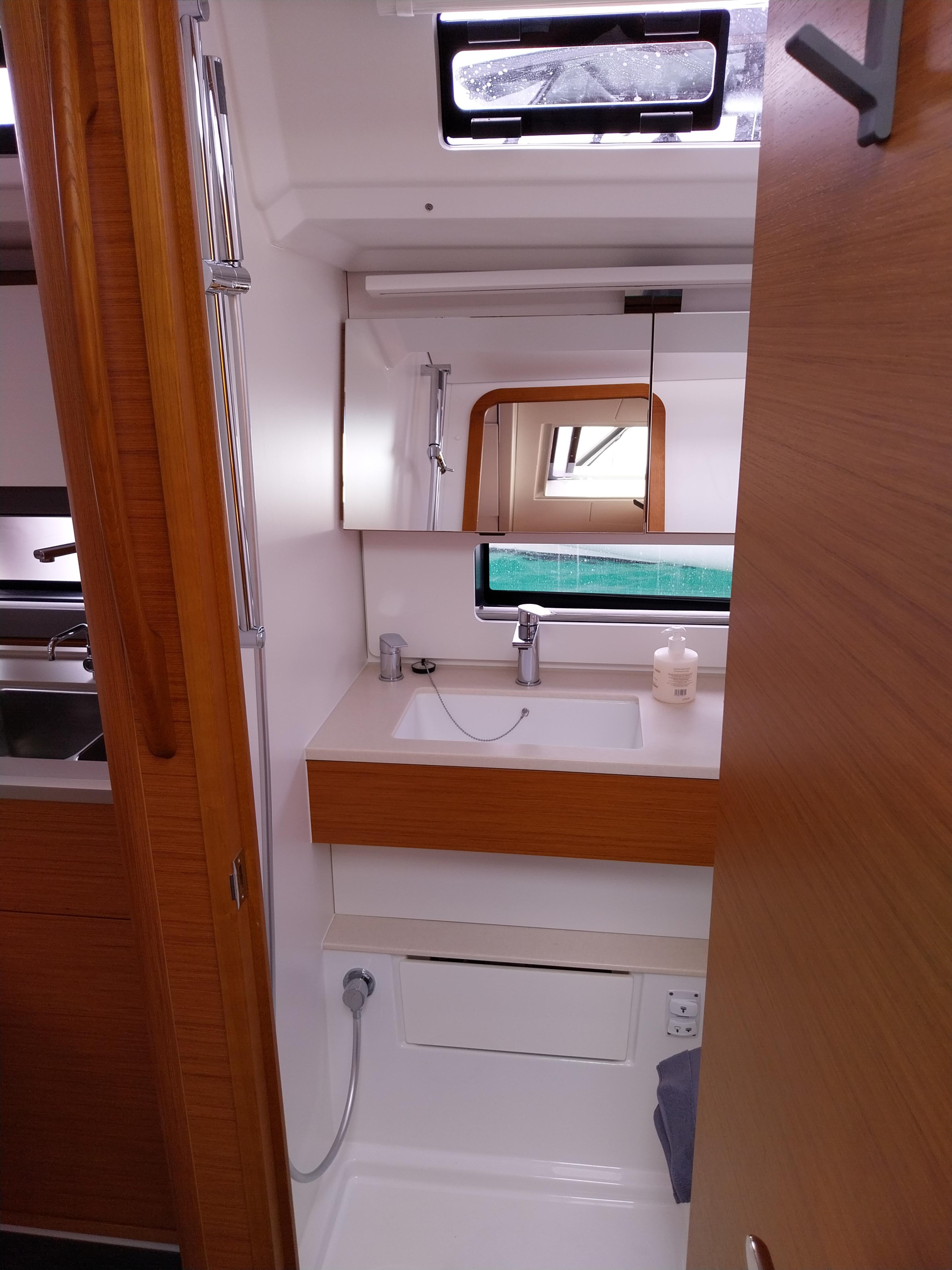 Dufour 41 — photo 39