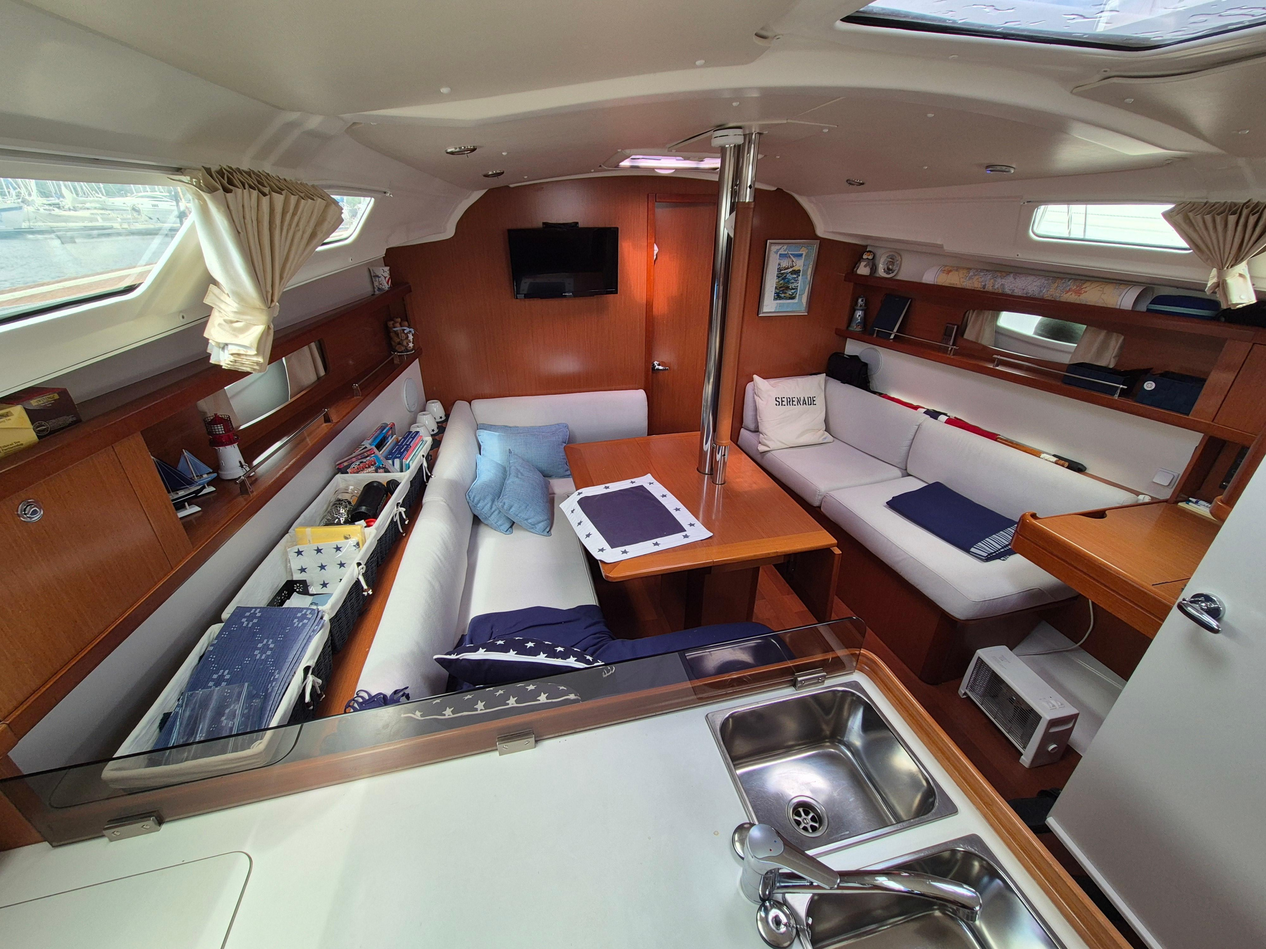 Beneteau Oceanis 37 — photo 23