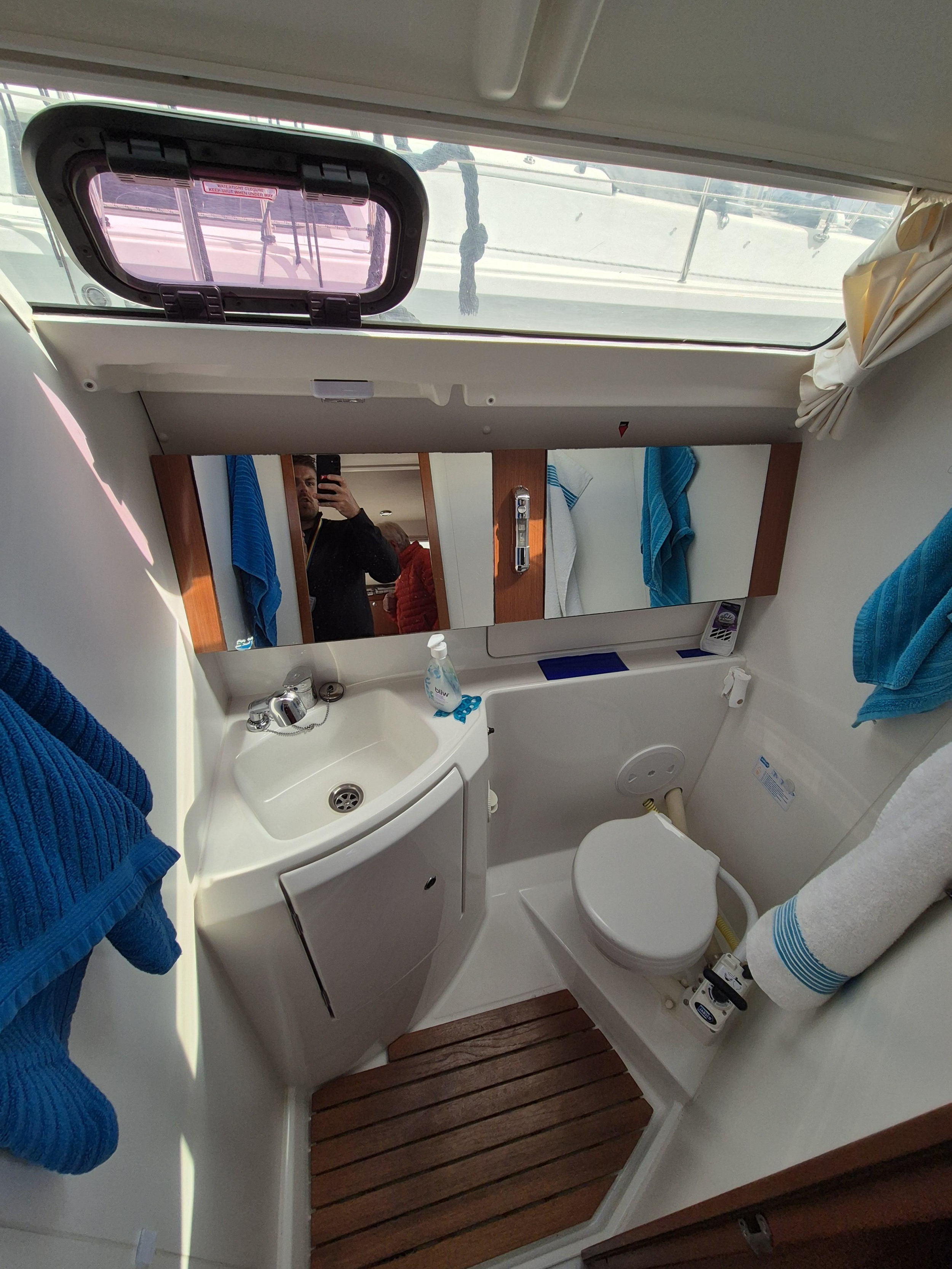 Beneteau Oceanis 37 — photo 2