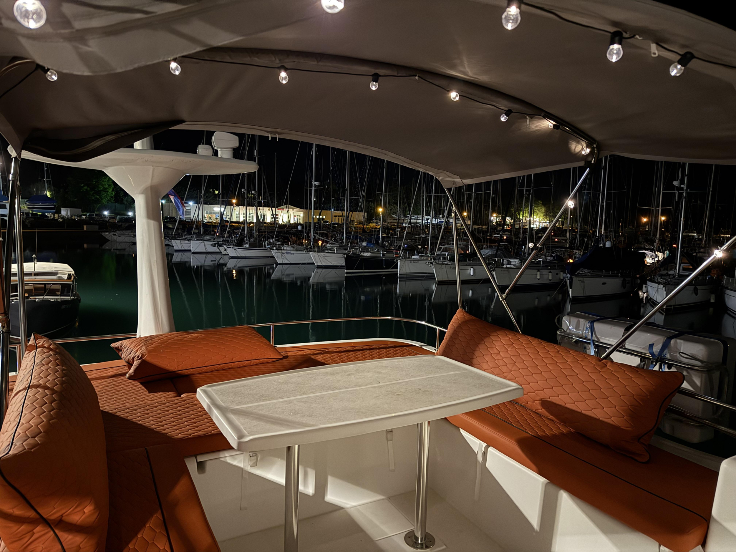 Lagoon Power 44 — photo 3