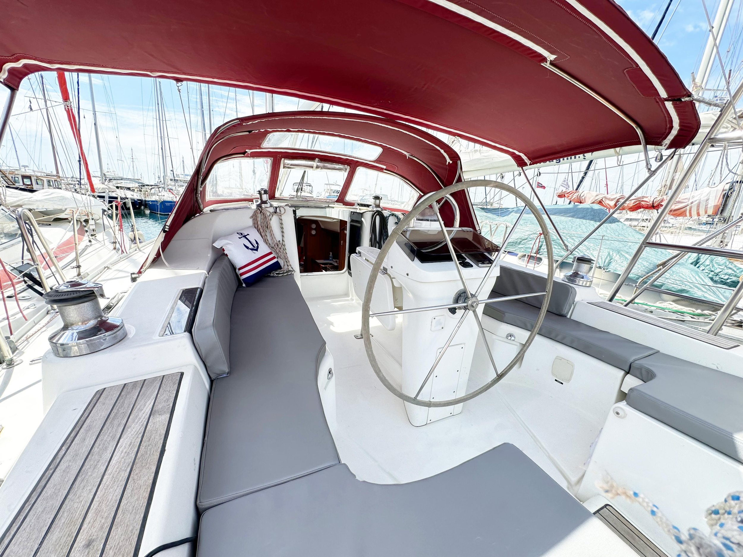 Oceanis Clipper 393 — photo 12