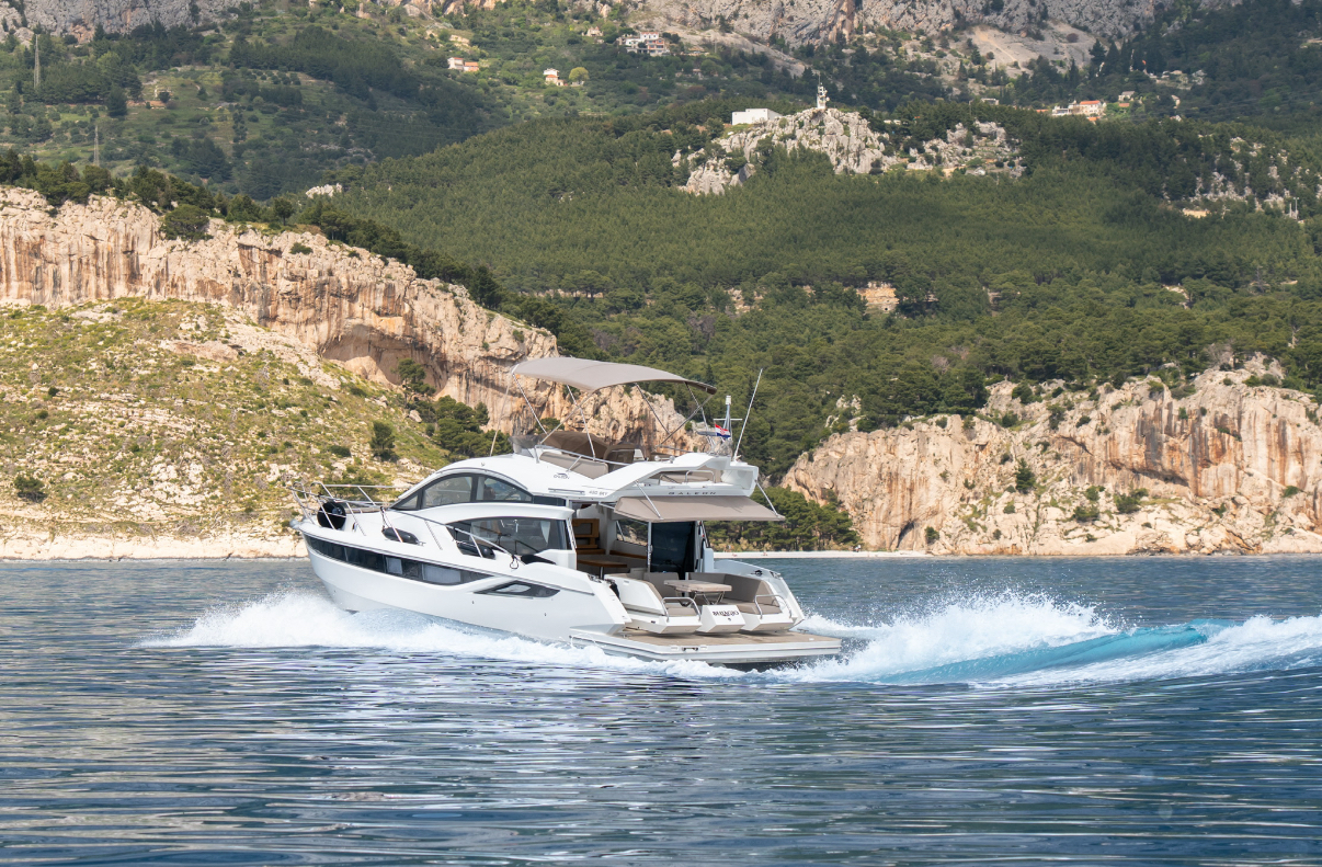 Galeon 430 Skydeck — photo 13