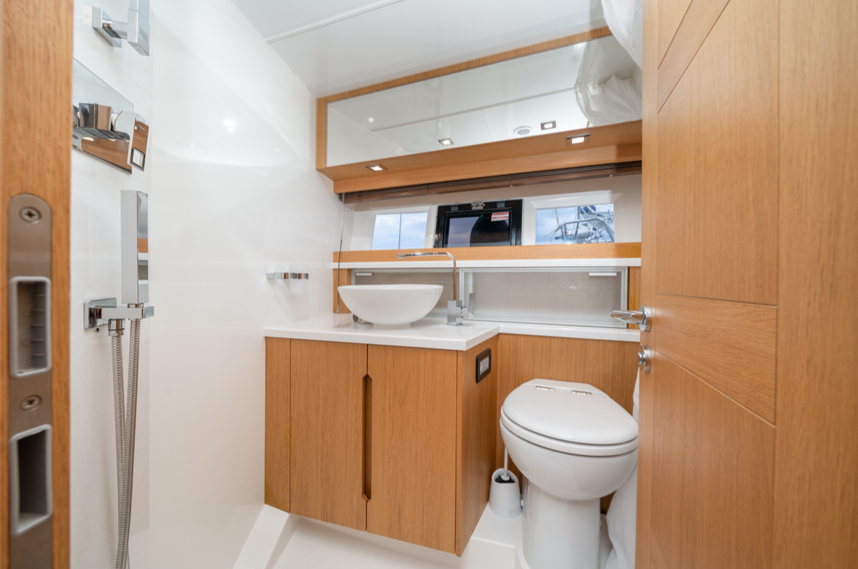 Galeon 430 Skydeck — photo 14