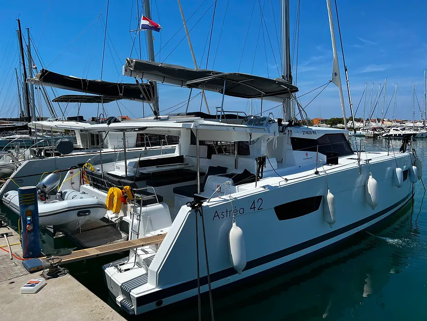 Astréa 42 — photo 12