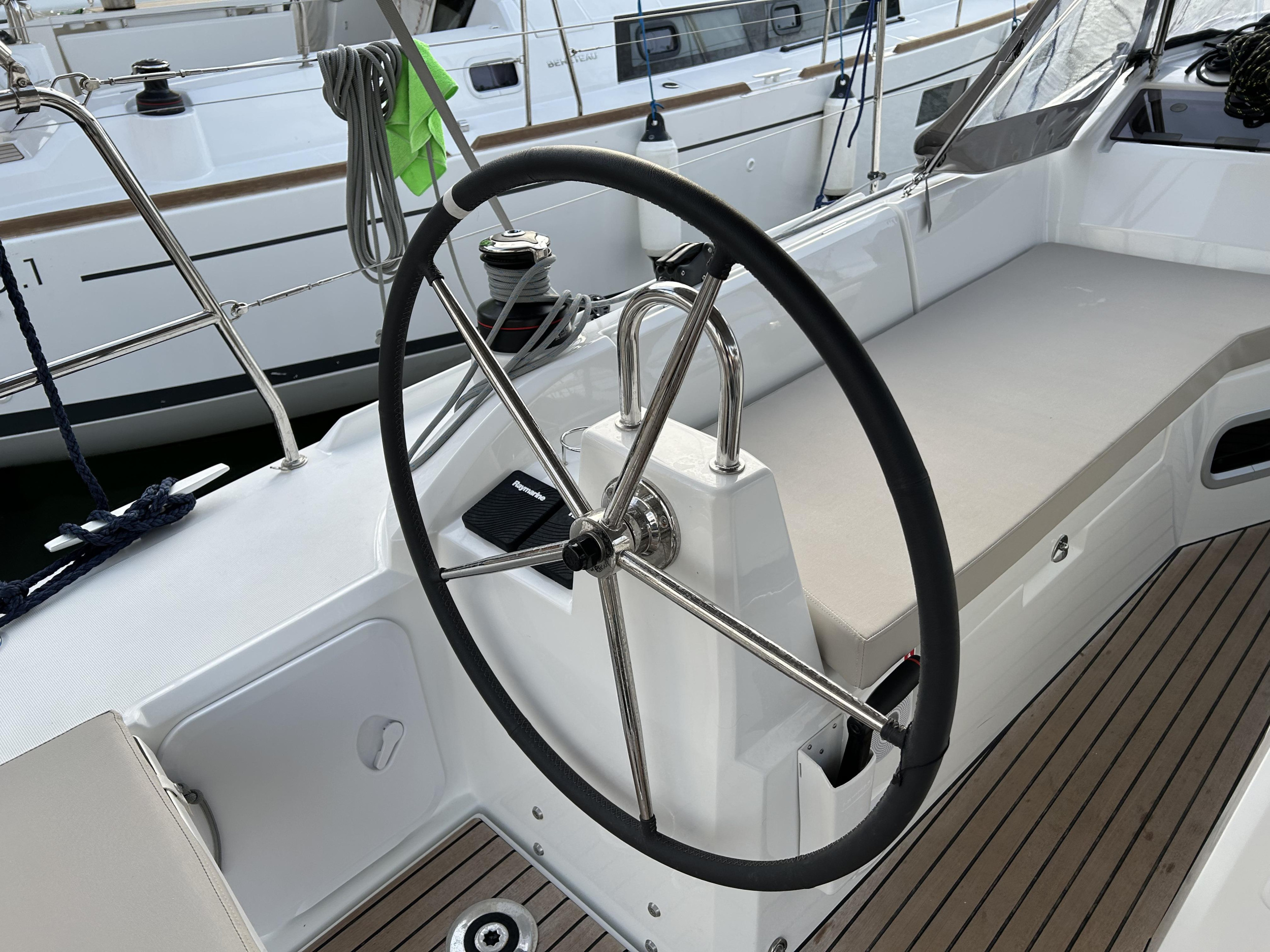 Oceanis 34.1 — photo 30