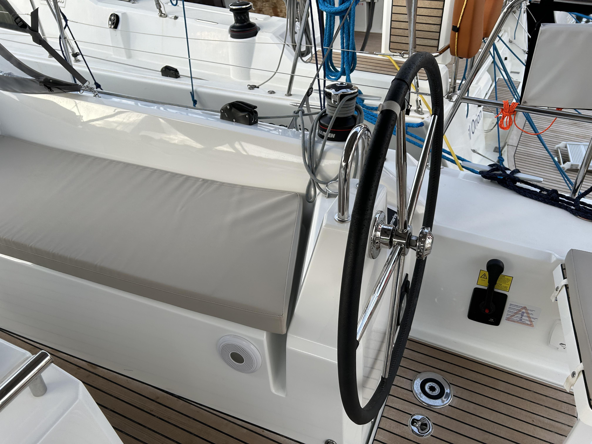 Oceanis 34.1 — photo 19