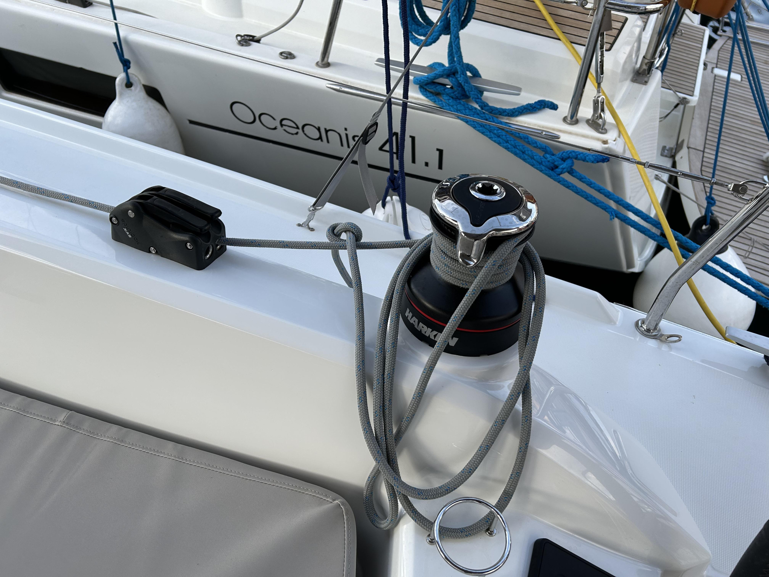 Oceanis 34.1 — photo 11