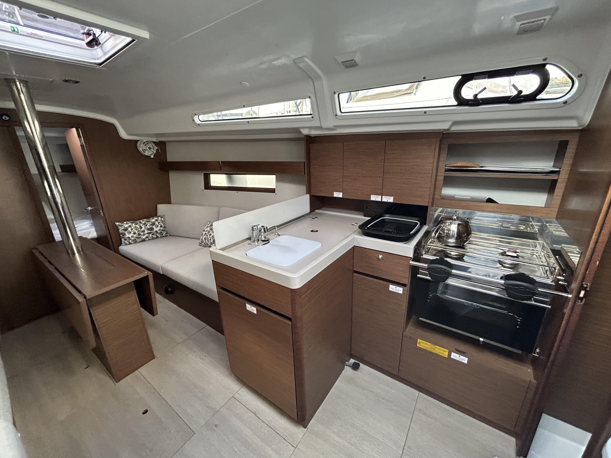 Oceanis 34.1 — photo 4
