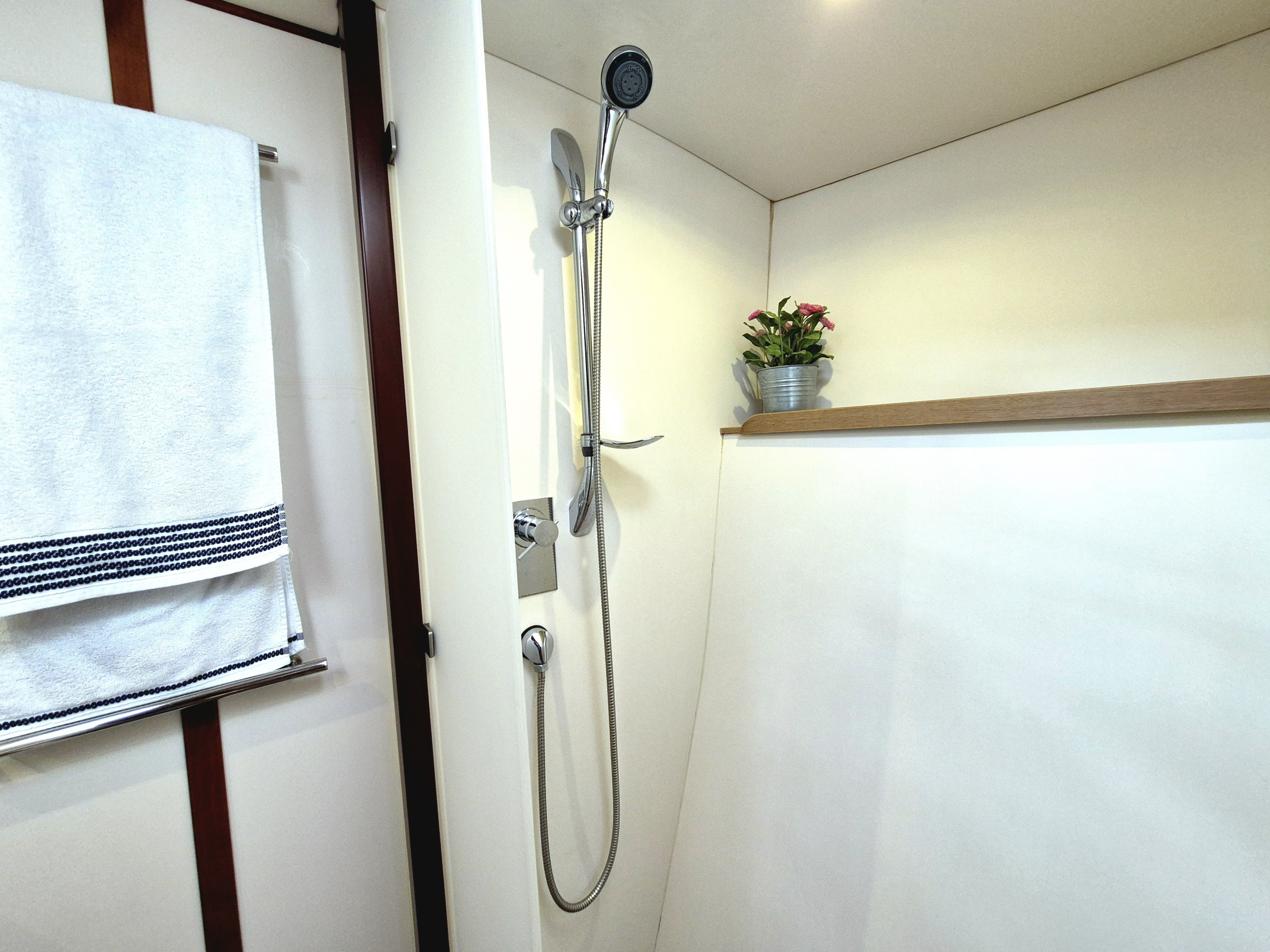 Hanse 630e — photo 19