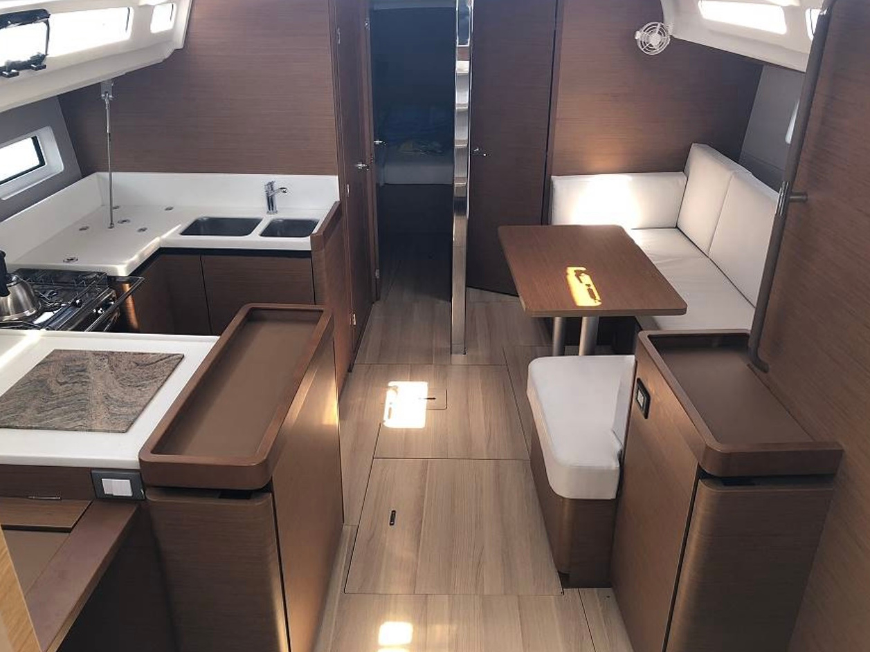 Sun Odyssey 440 — photo 2