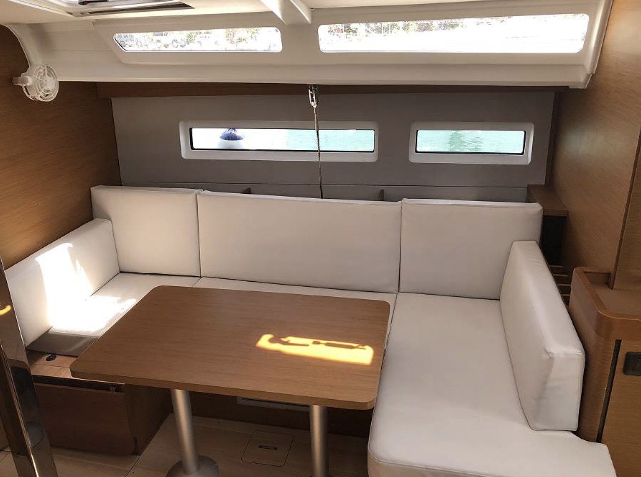 Sun Odyssey 440 — photo 7