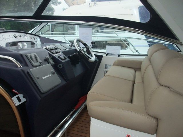 Sealine S38 — photo 13