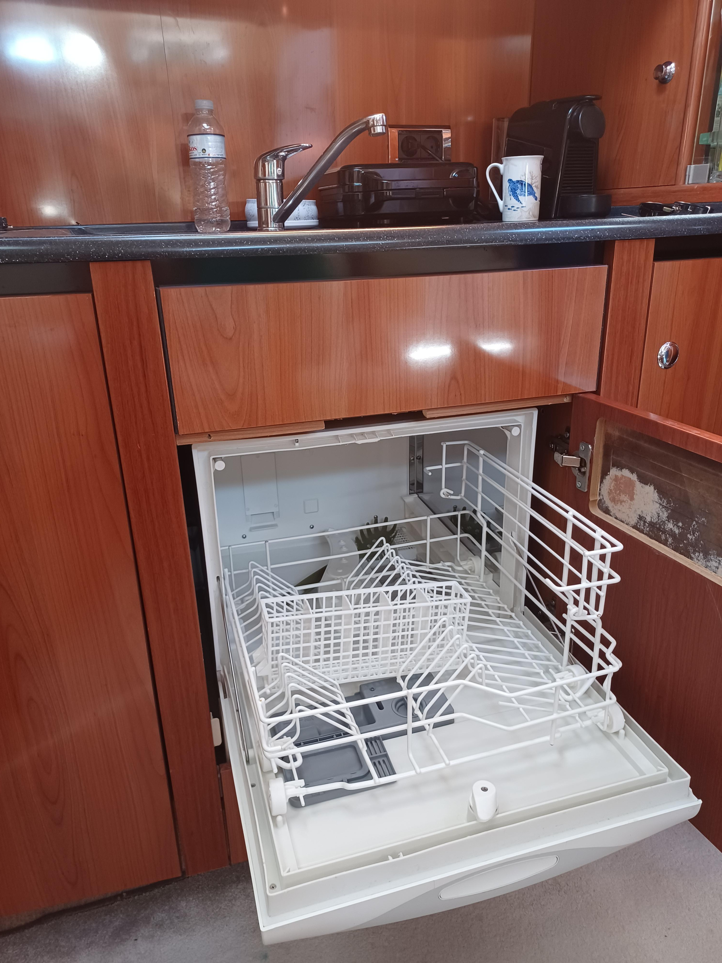 Sealine S38 — photo 15