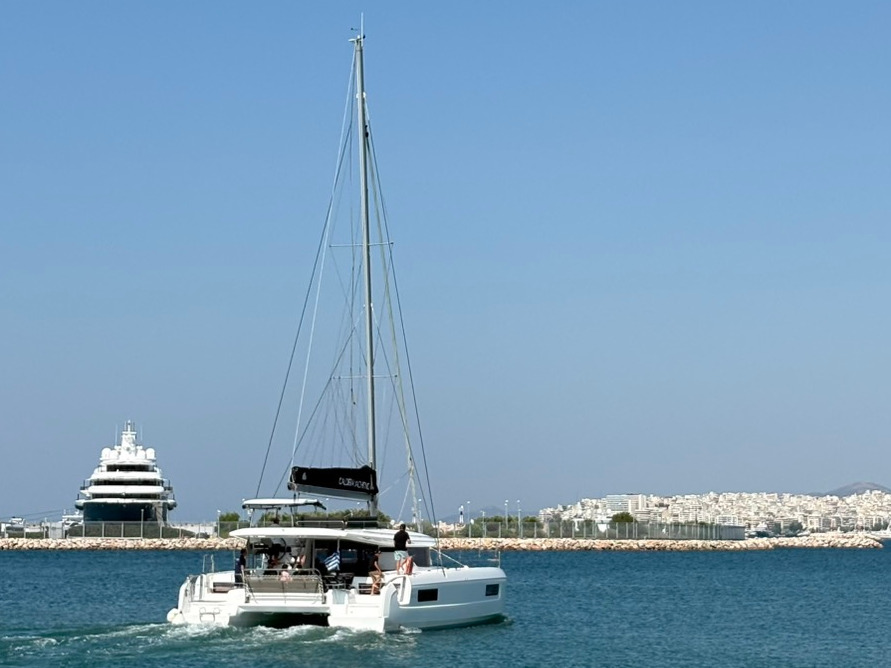 Lagoon 43 — photo 1